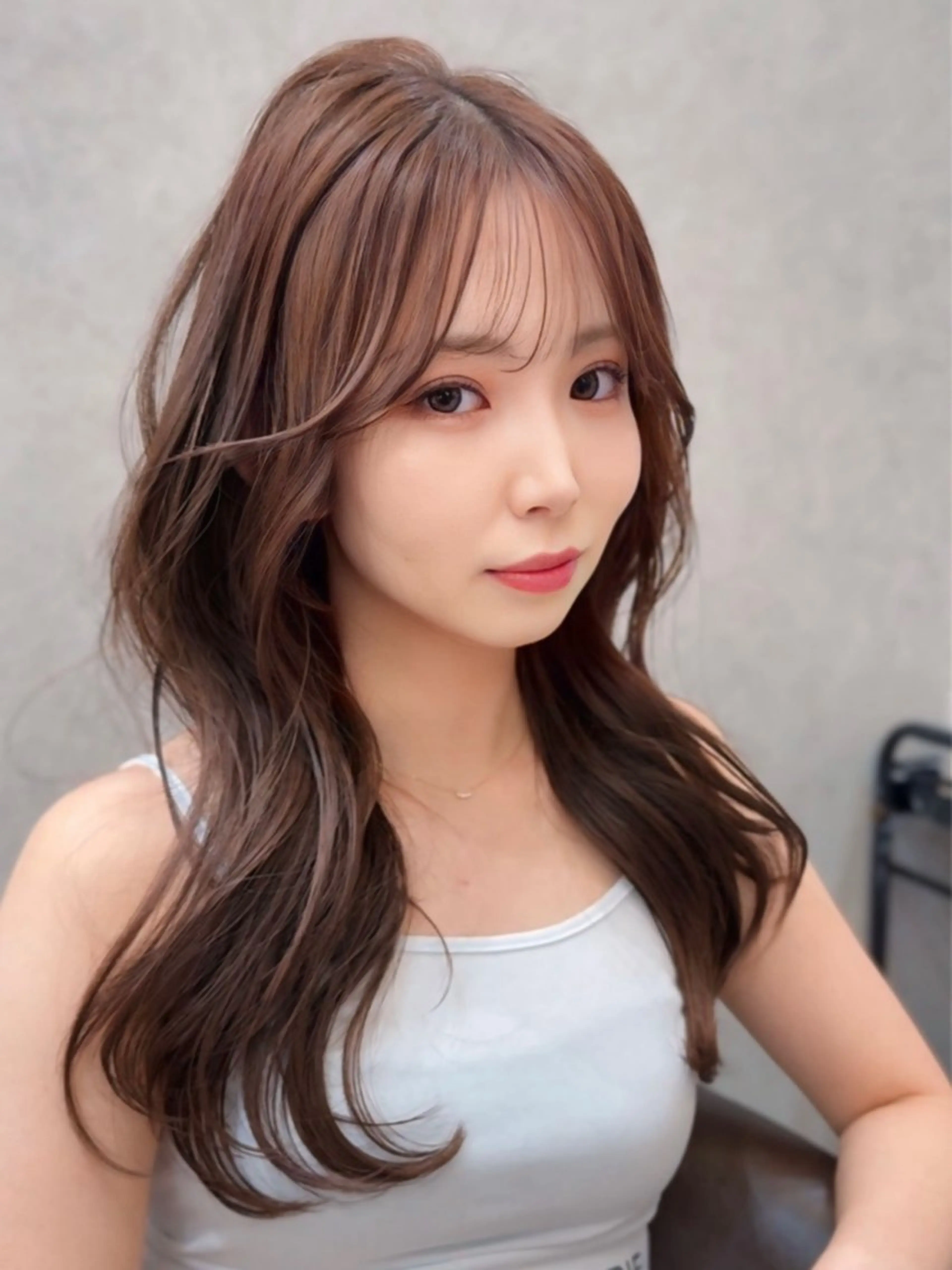 セミロング カラー カット ヘアカラー ケアブリーチ 韓国レイヤーKYONのヘアスタイル