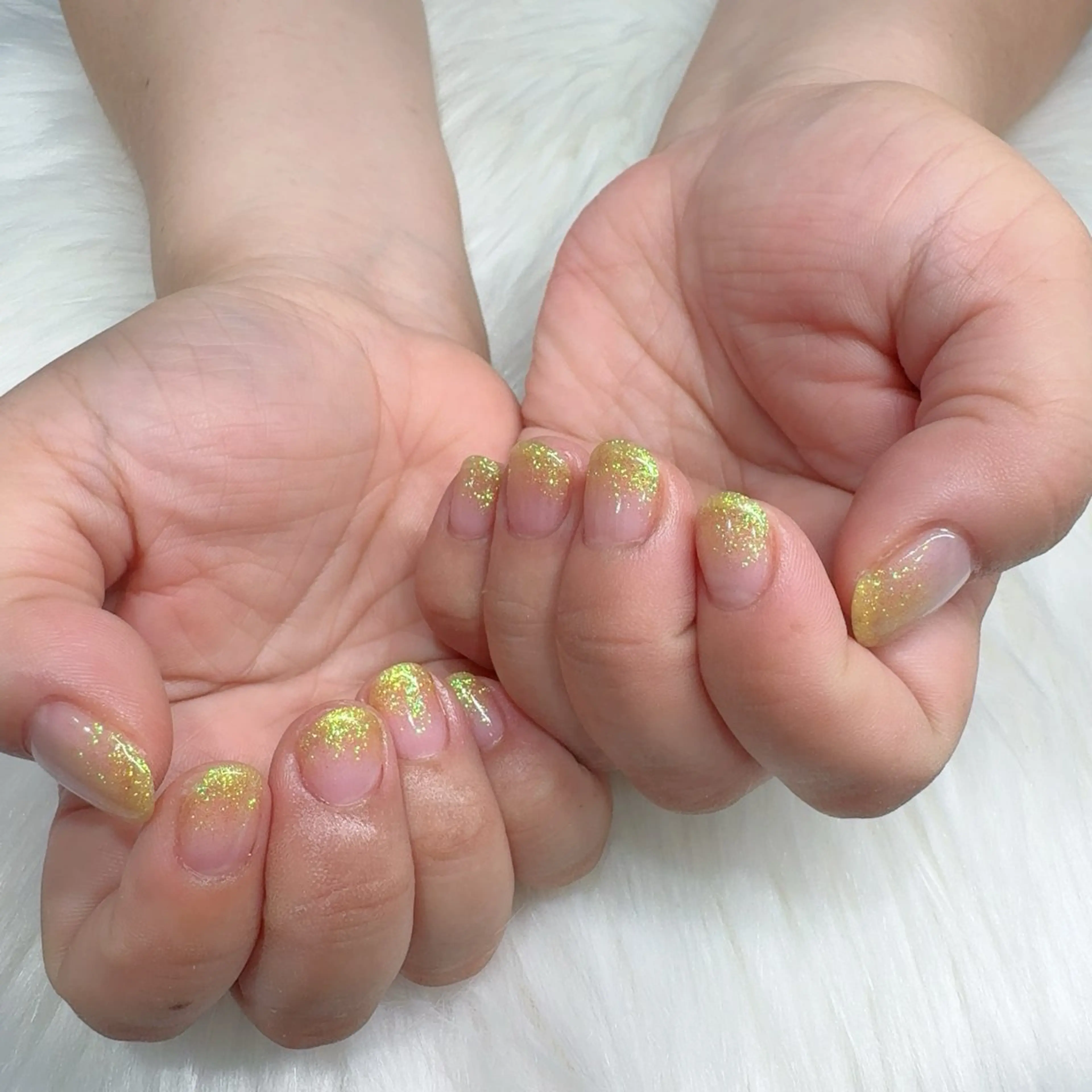 ネイル ラメ(グリッター) ラメグラデーション ハンドネイル 小野澤 紗智のネイルデザイン