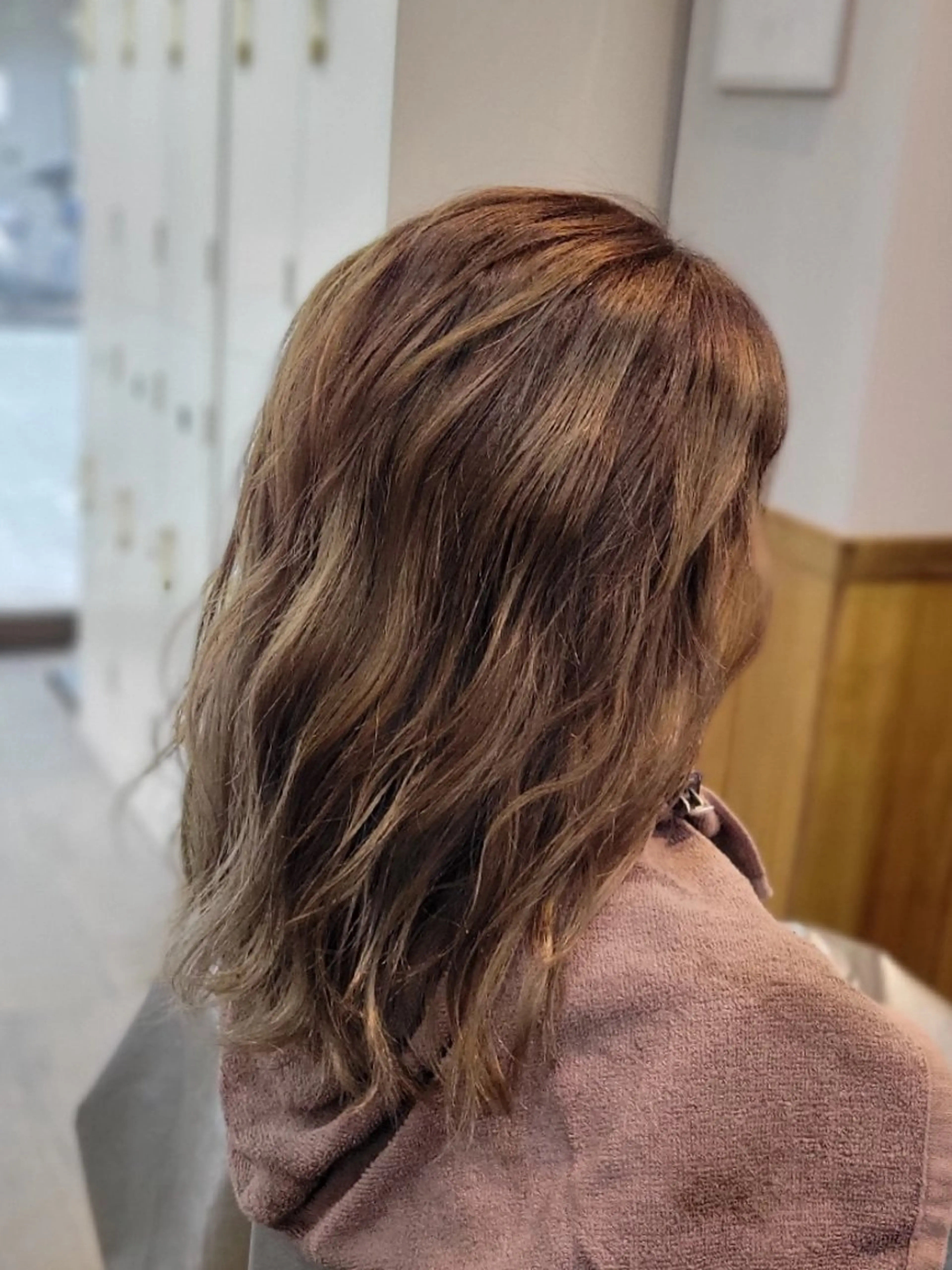 セミロング カラー Agu hair flower所属・E RIのヘアスタイル