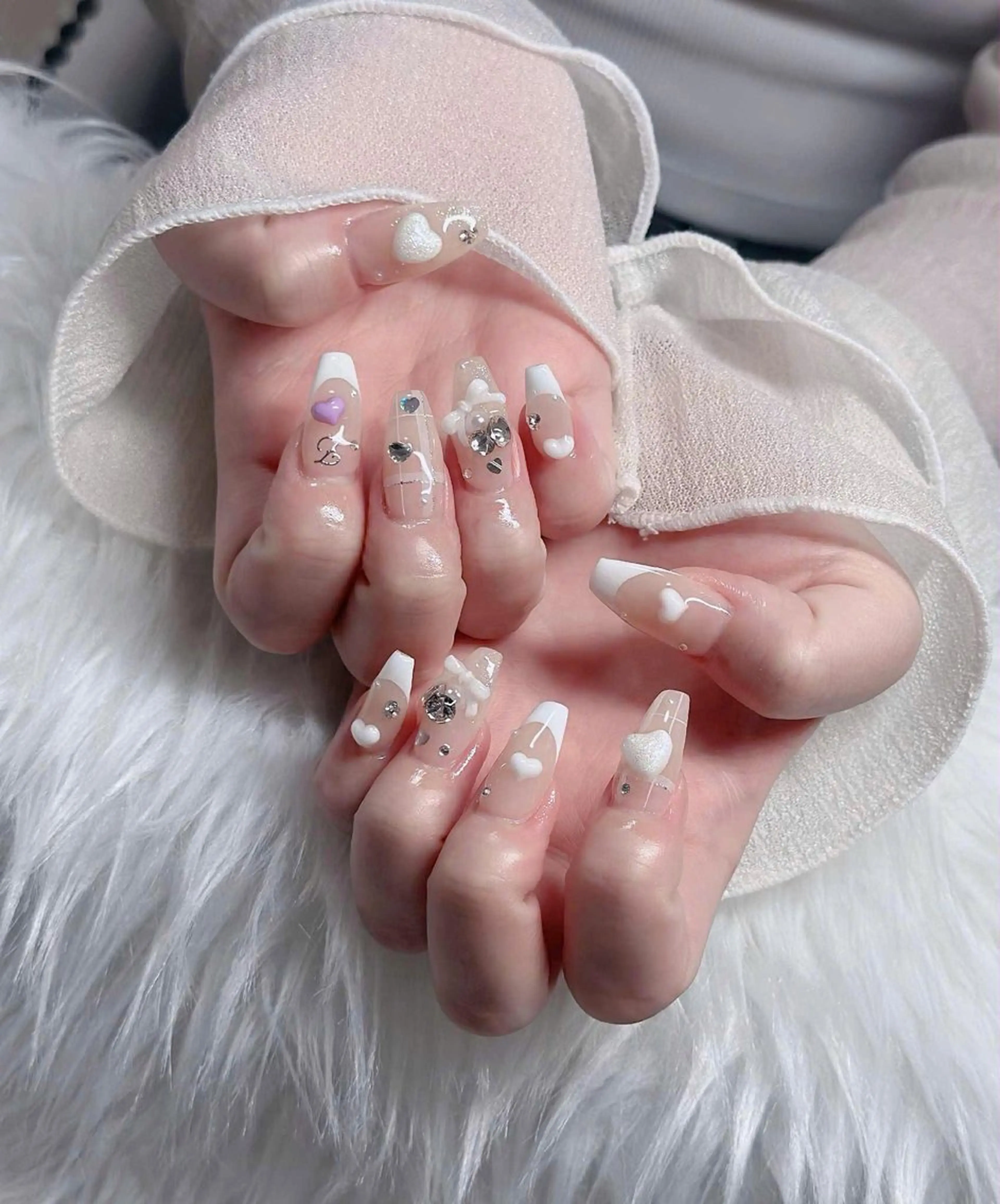 ネイル オーロラネイル フレンチネイル ジェルネイル ハロウィン キラキラネイル ハンドネイル H.baby Nail Salonのネイルデザイン