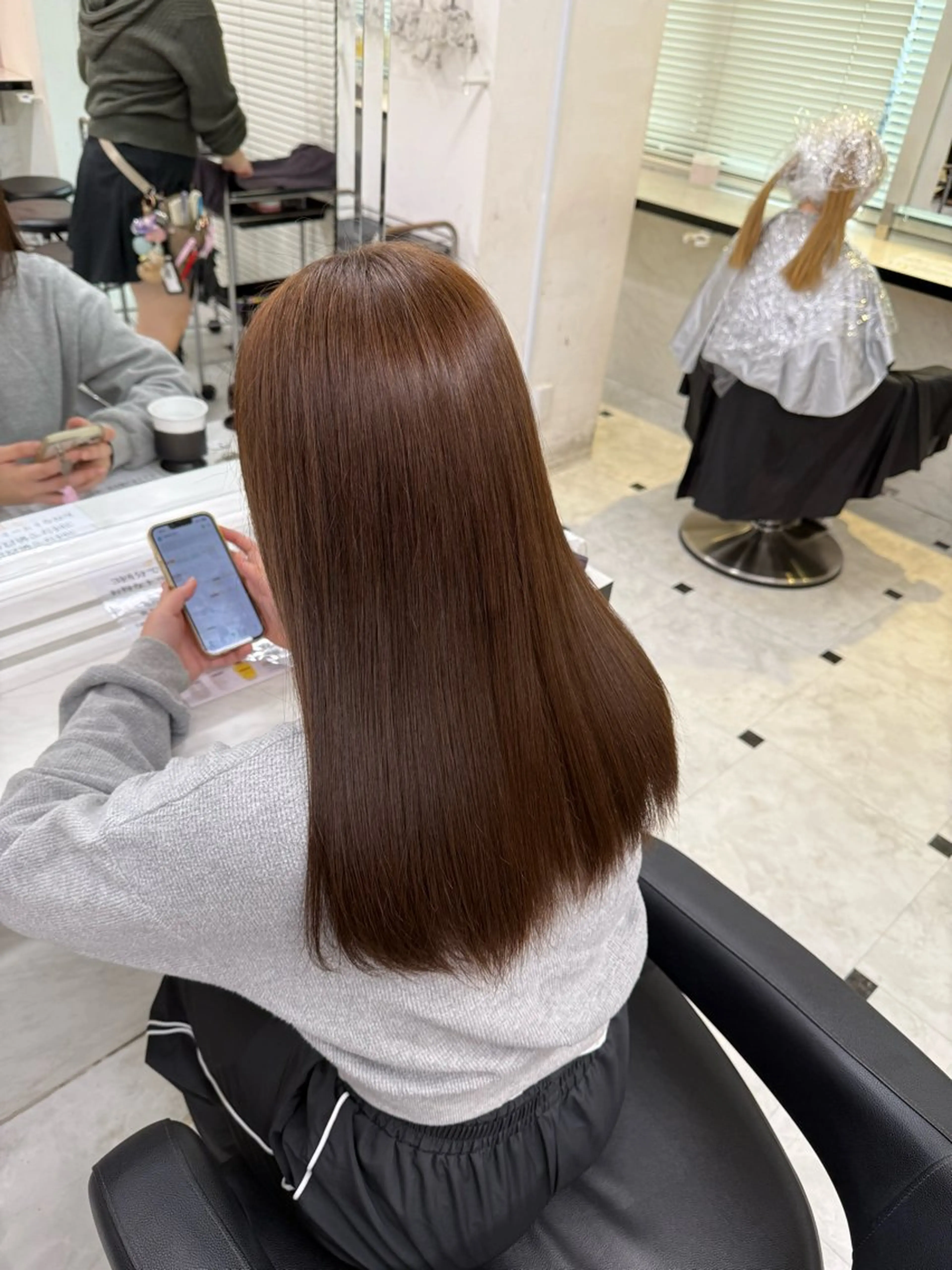ロング カラー ブラウンカラー 韓国風🤍グレ ージュ🤍たくみのヘアスタイル