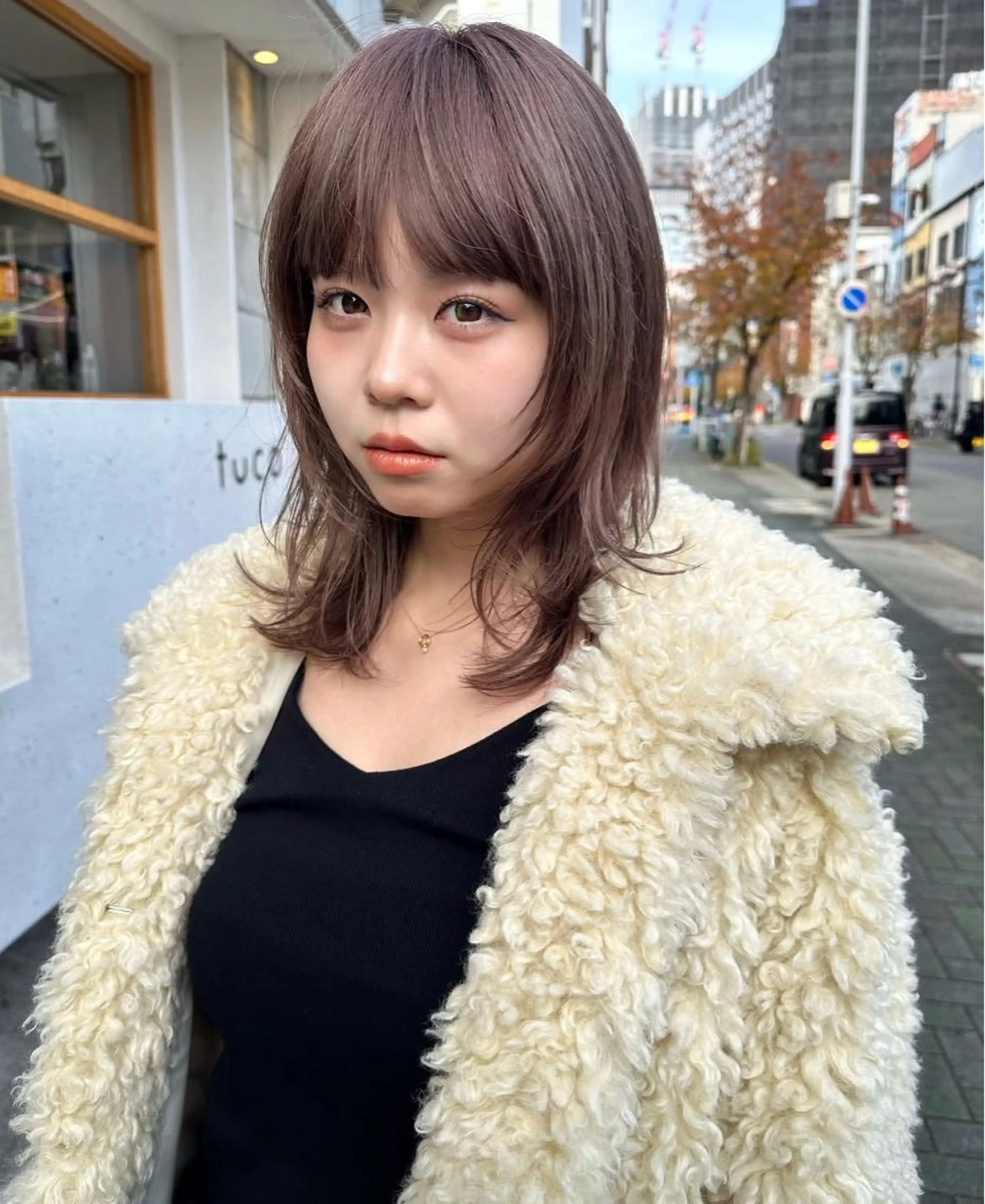 ミディアム カラー ベージュカラー ピンクカラー ピンクベージュ 顔まわりレイヤー レイヤーカット カット ヘアカラー 榛地 渉馬のヘアスタイル