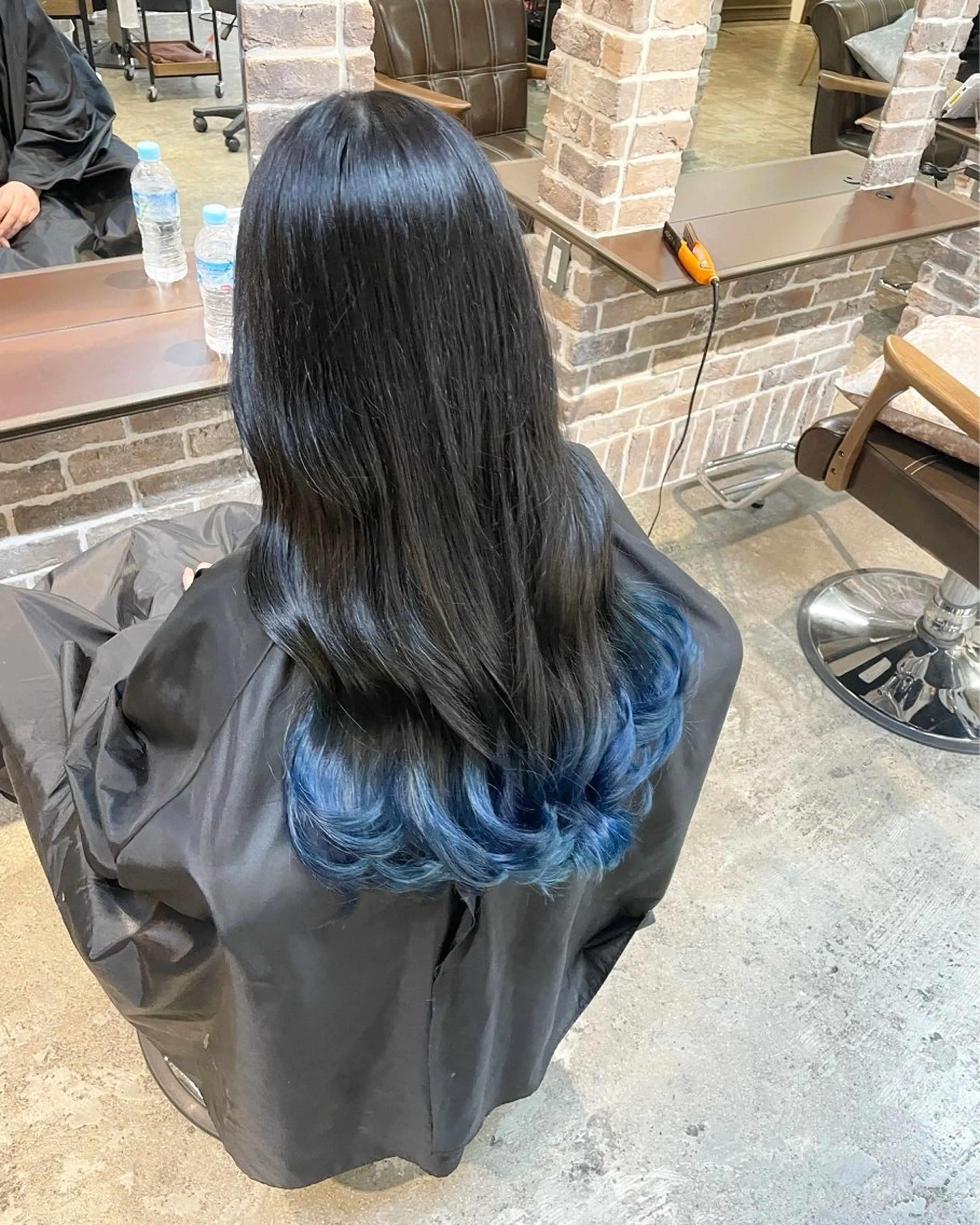 ロング カラー 黒髪 ブリーチ ブルーカラー グラデーションカラー ACROあべの店所属・艶カラー/インナー /グラデ/大西小百合のヘアスタイル