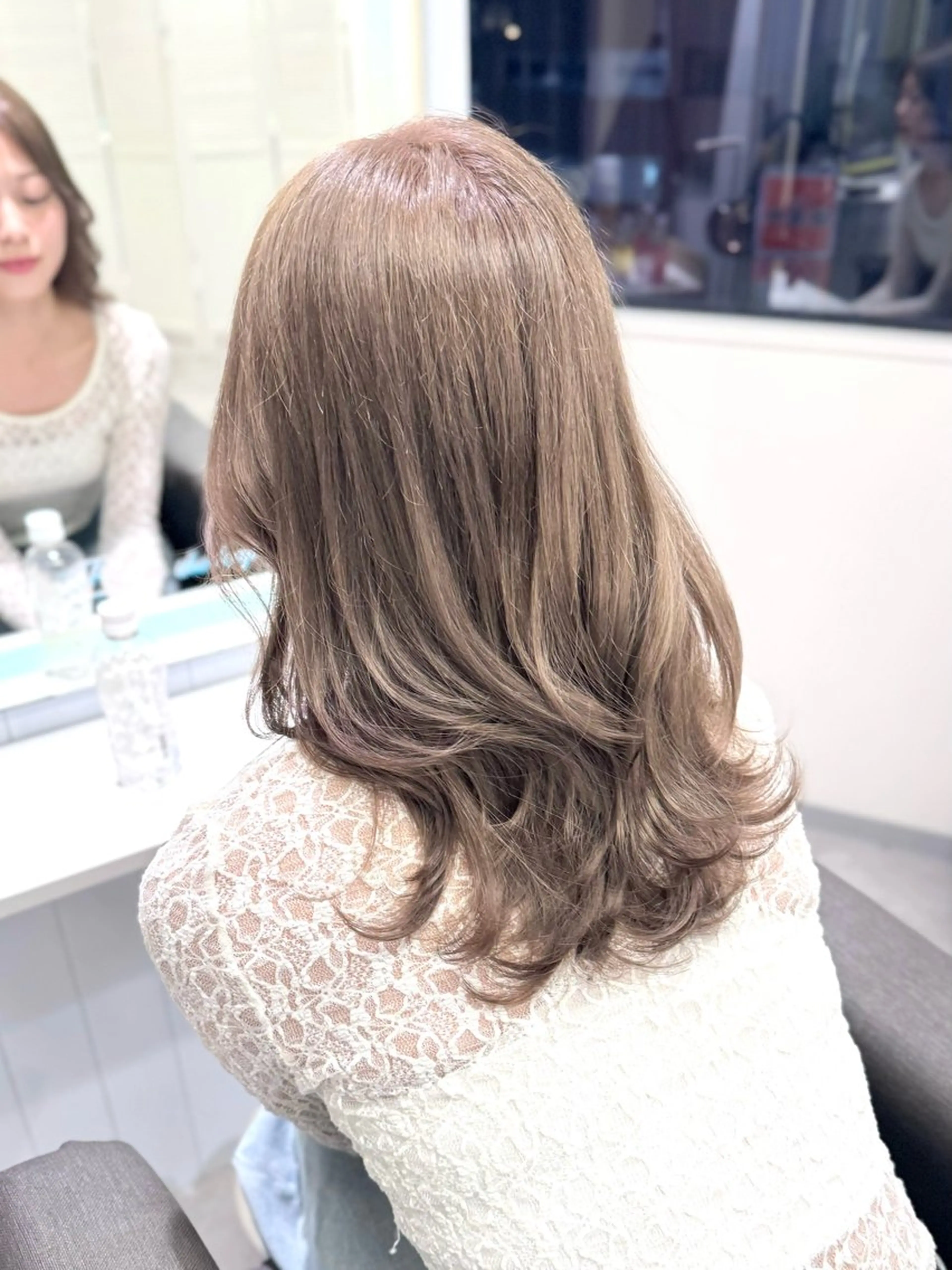 〈韓国風ハイトーン🎀〉ブリーチ + カラー + trの写真