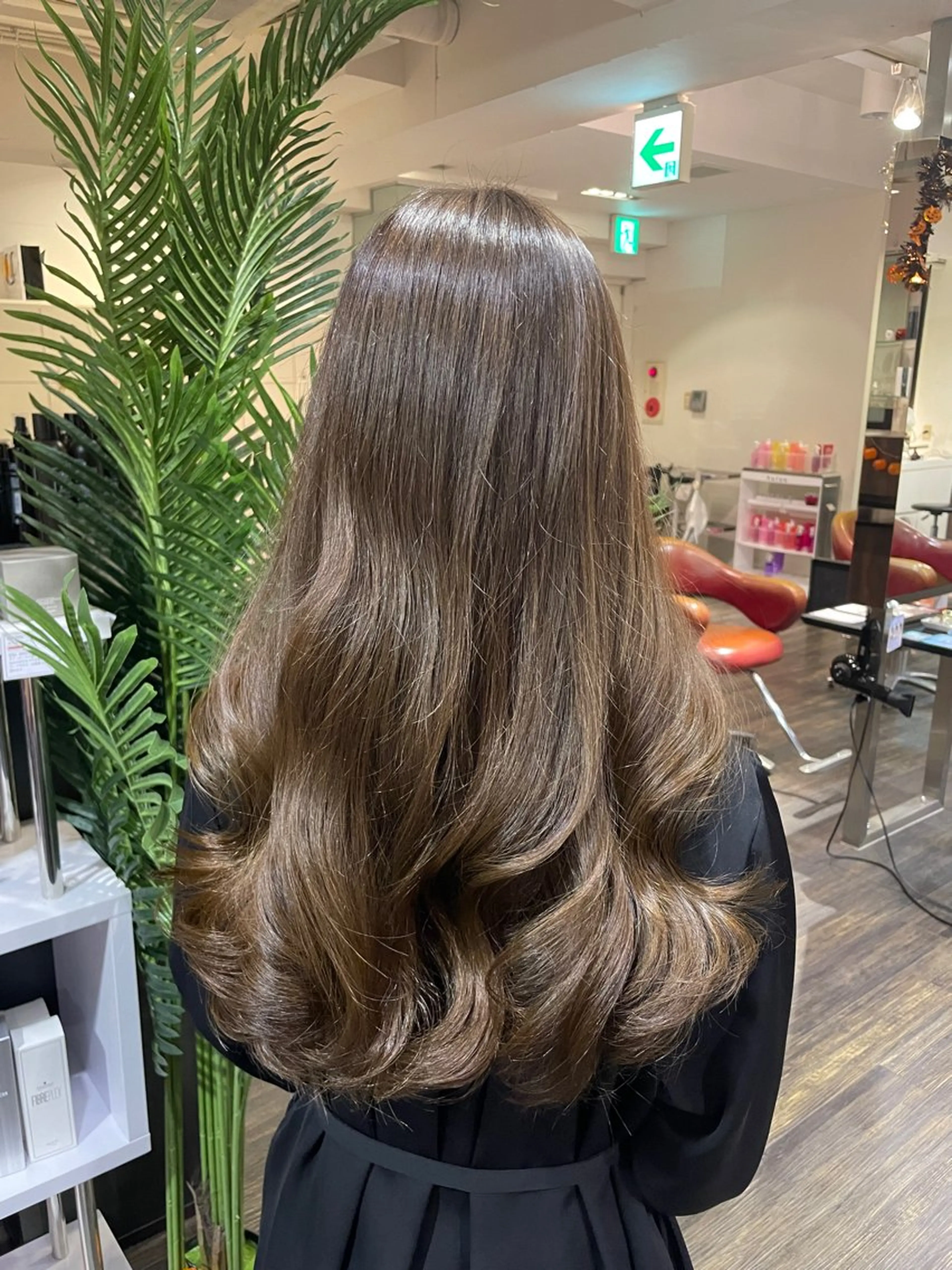 ロング カラー ブリーチ グレージュ イルミナカラー ブリーチなしカラー カット ヘアカラー 似合わせヘア🤍 面田法子のヘアスタイル