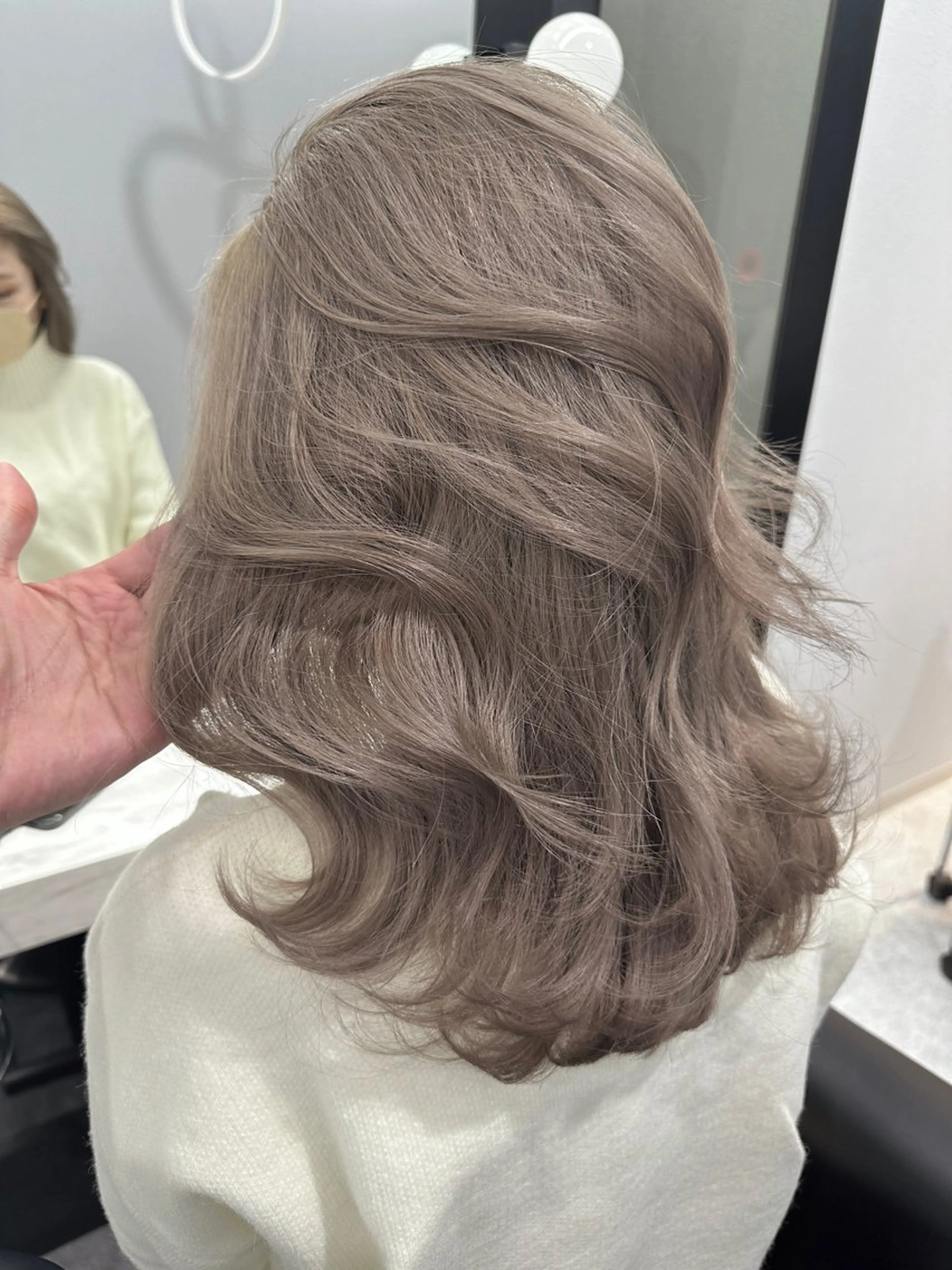 ミディアム カラー グレージュ ヘアカラー i'll 髪質改善 淀屋橋 大阪【イル】所属・エクステ/ブリーチ tasukuのヘアスタイル