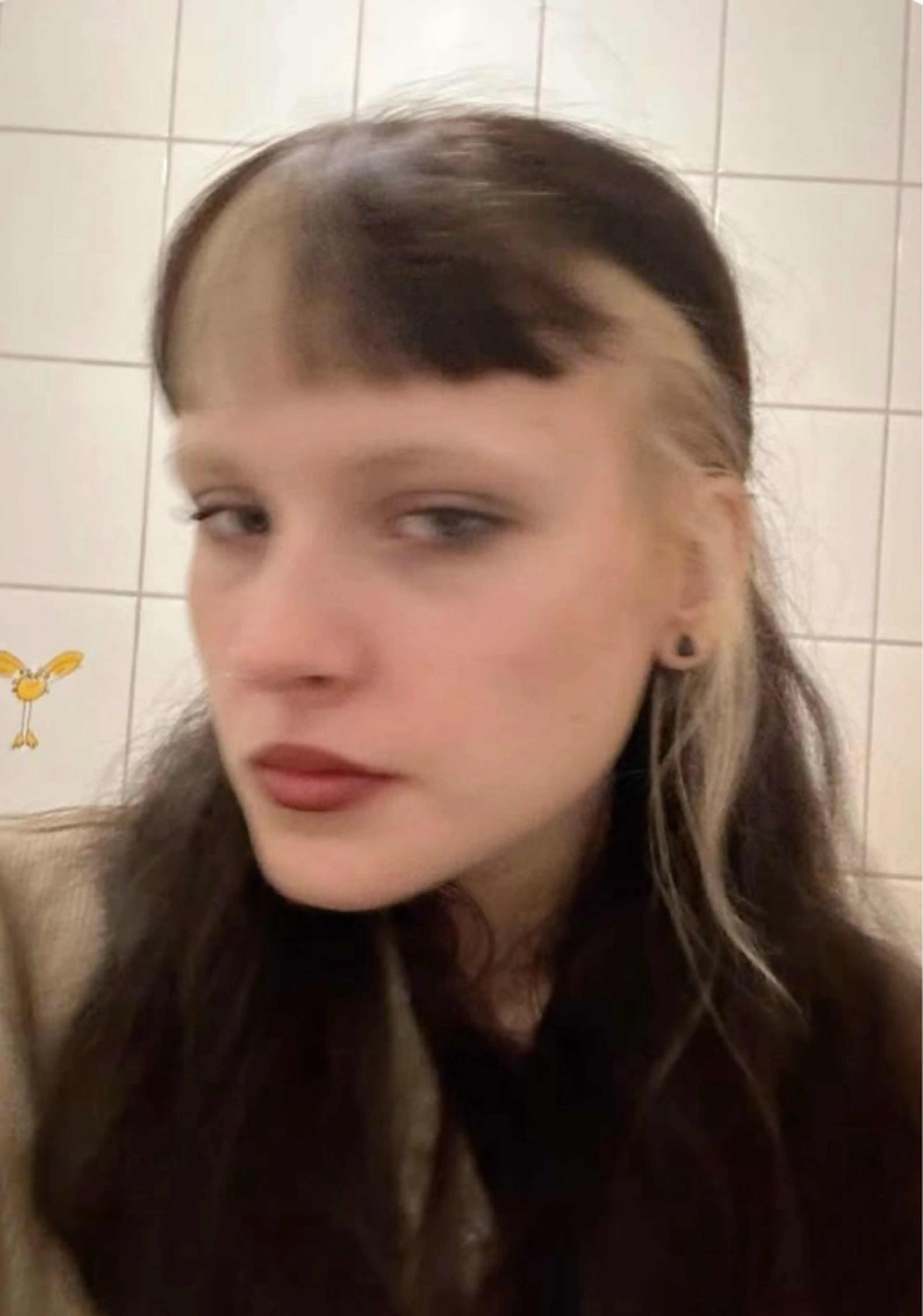 ミディアム カラー ミディアムレイヤー ベージュカラー ブリーチ ケアブリーチ デザインカラー カット ヘアカラー トリートメント MIU/ルーツカラー ボブ/顔周りレイヤーのヘアスタイル