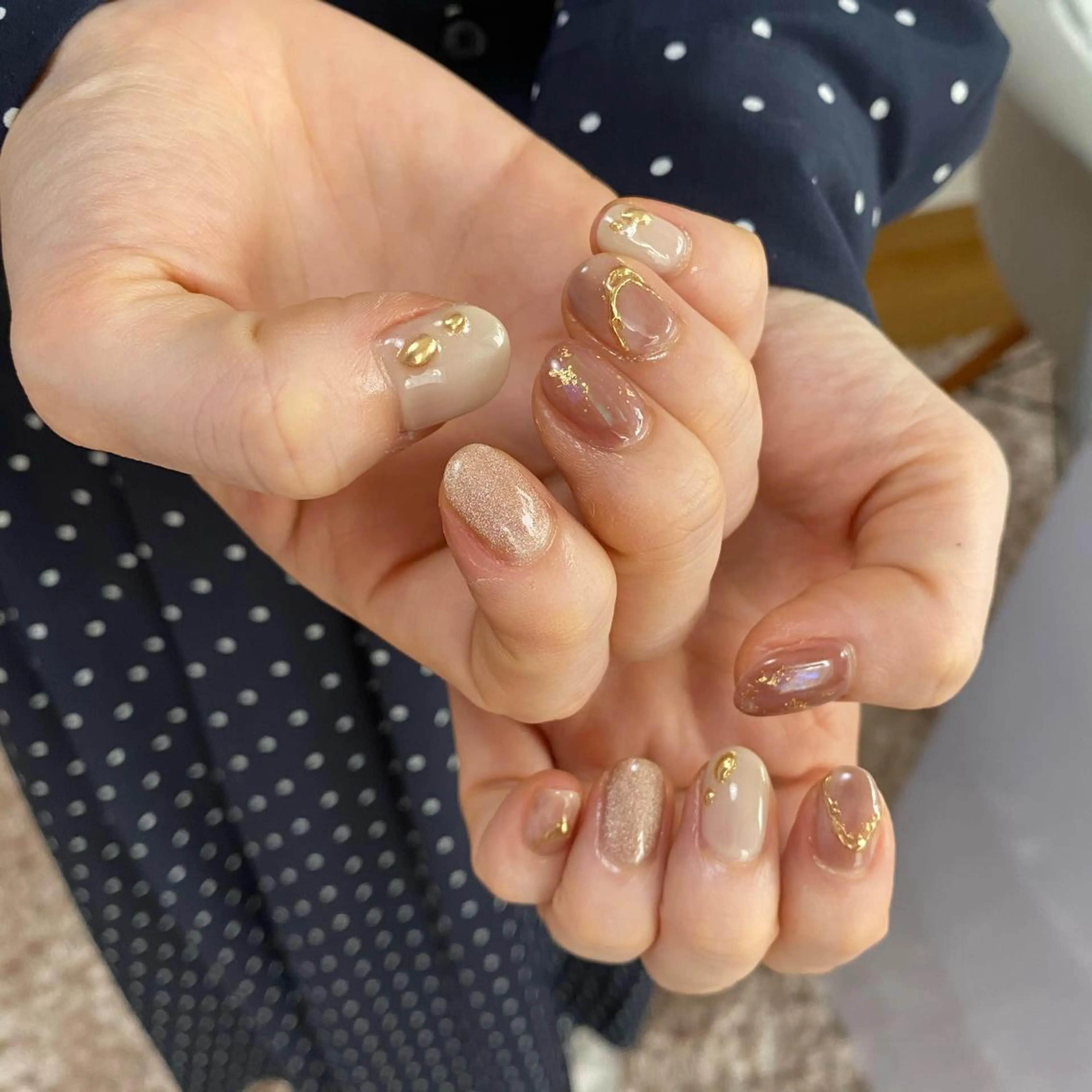 ネイル ブラウン ニュアンスネイル lcoco nailのネイルデザイン