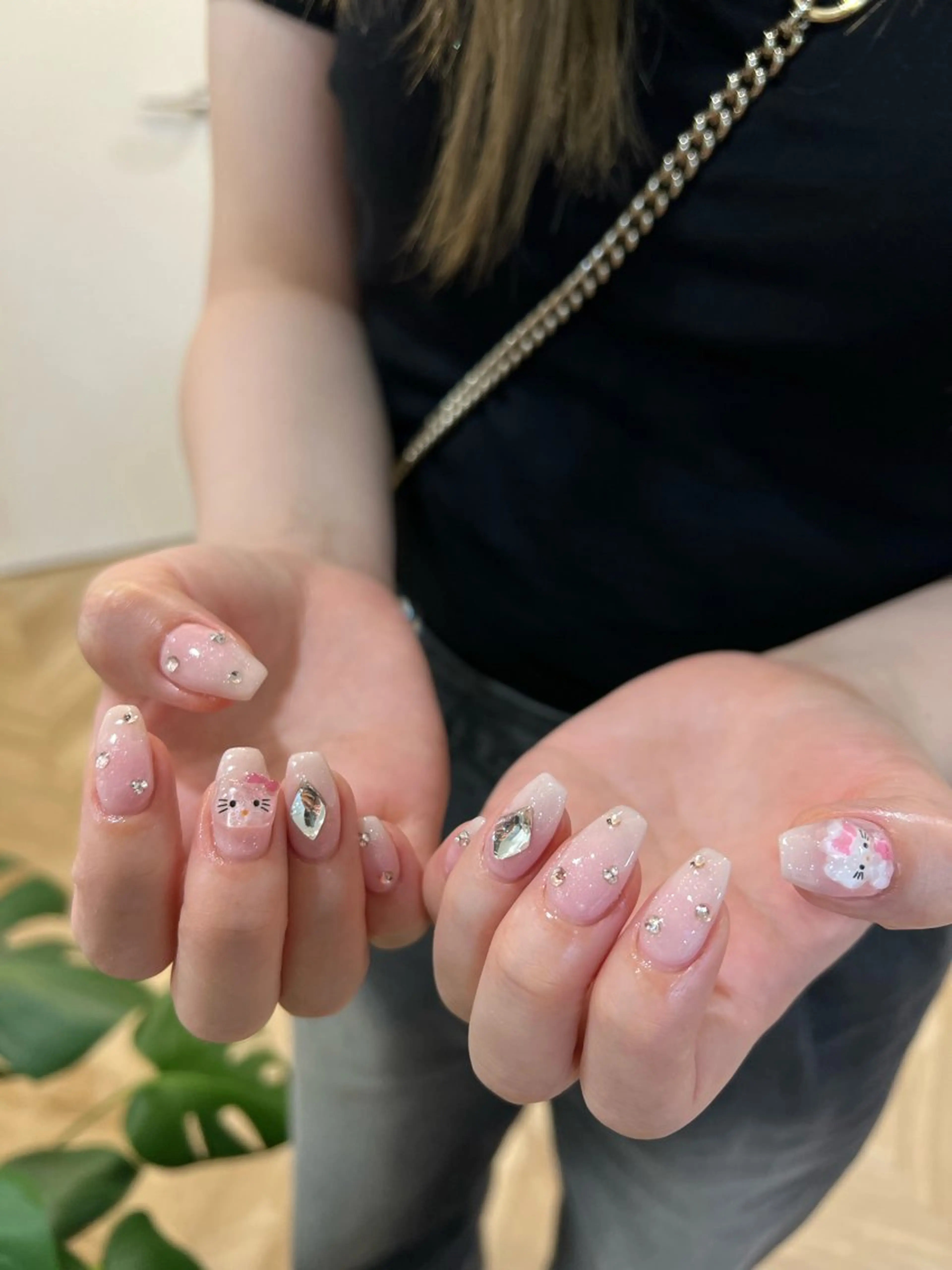 ネイル ハンドネイル フットネイル ハンドケア Nes.Nail所属・Miyagi Asamiのネイルデザイン
