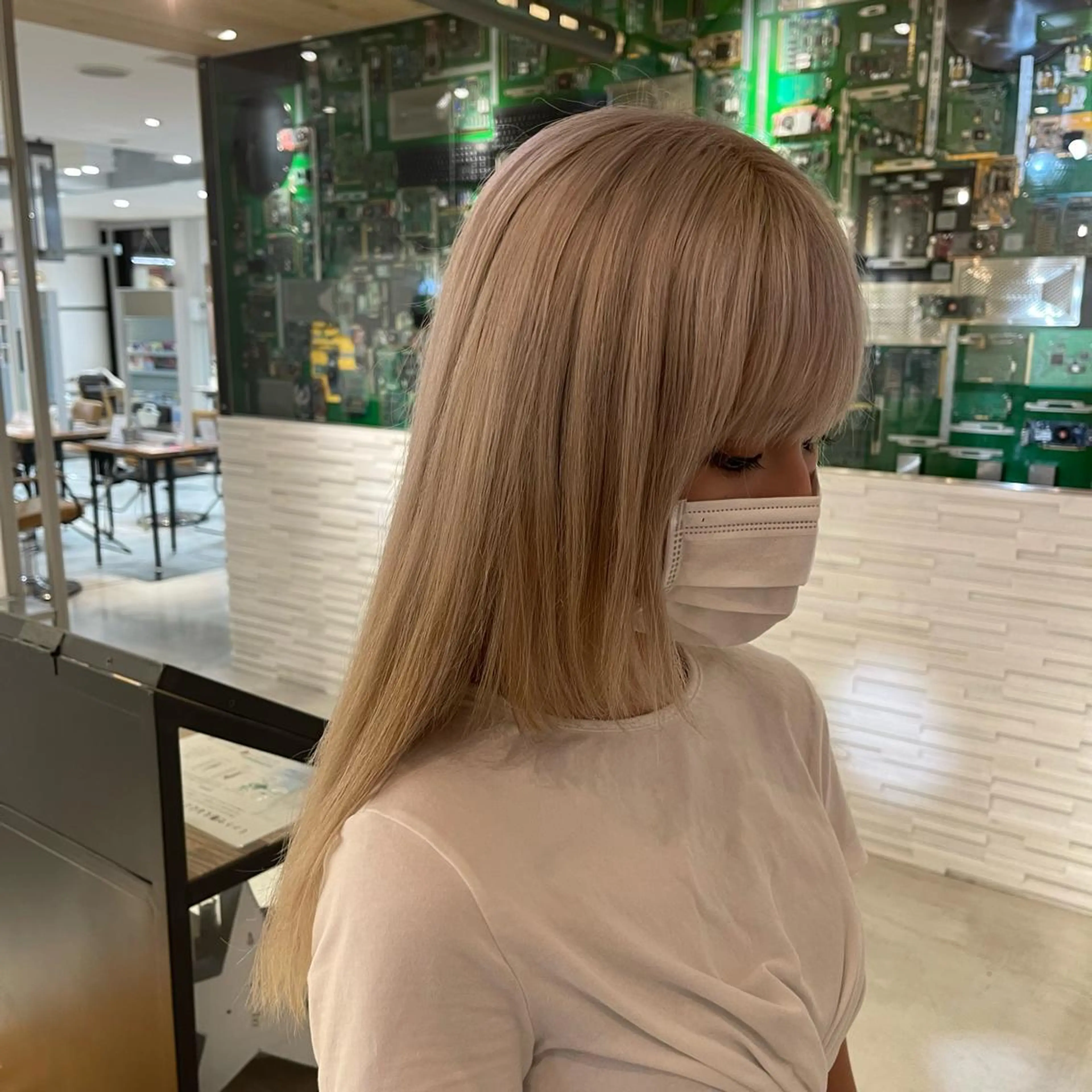 ロング カラー ブリーチ ケアブリーチ ヘアカラー トリートメント lunty miichiのヘアスタイル