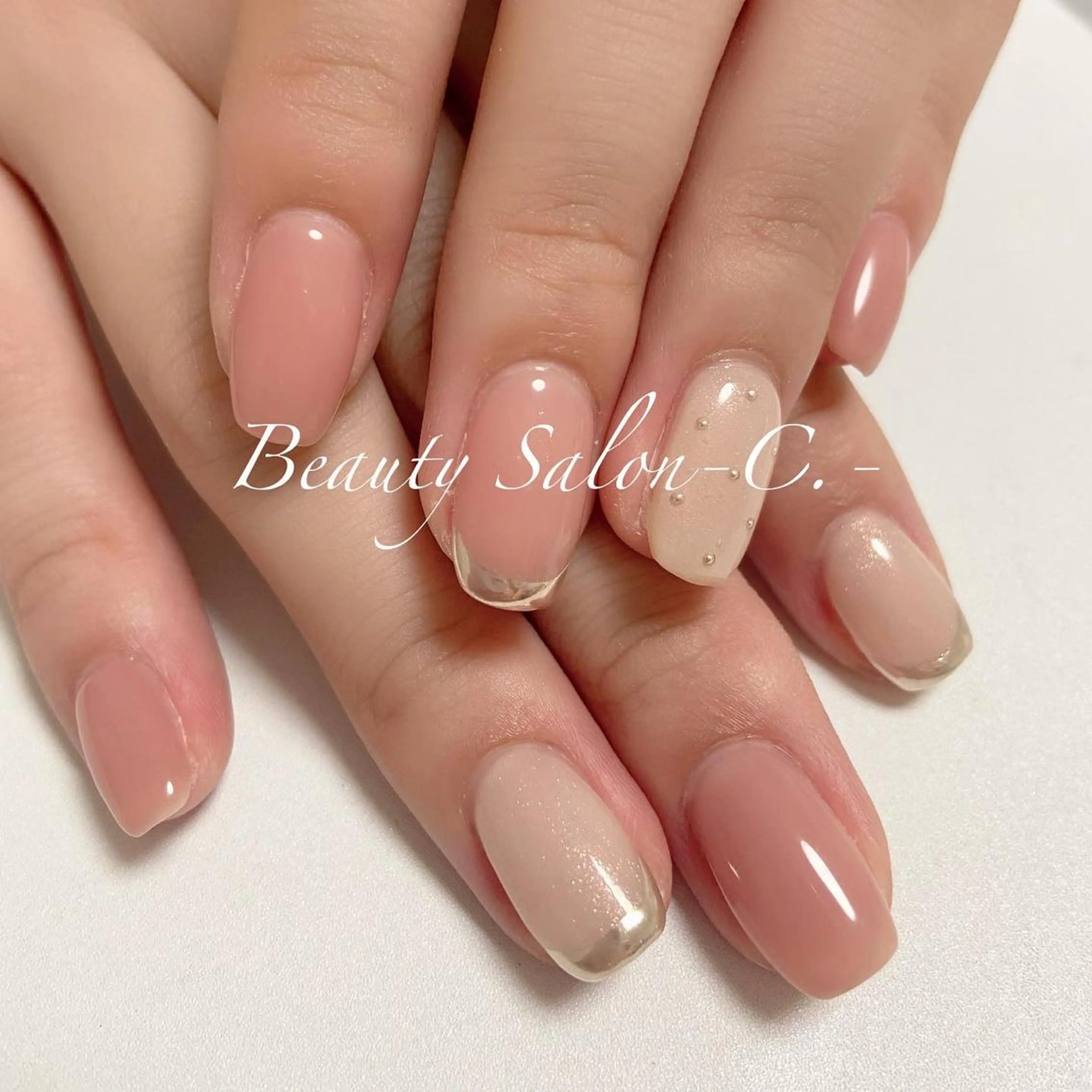 ミディアム ネイル Lino Uのネイルデザイン