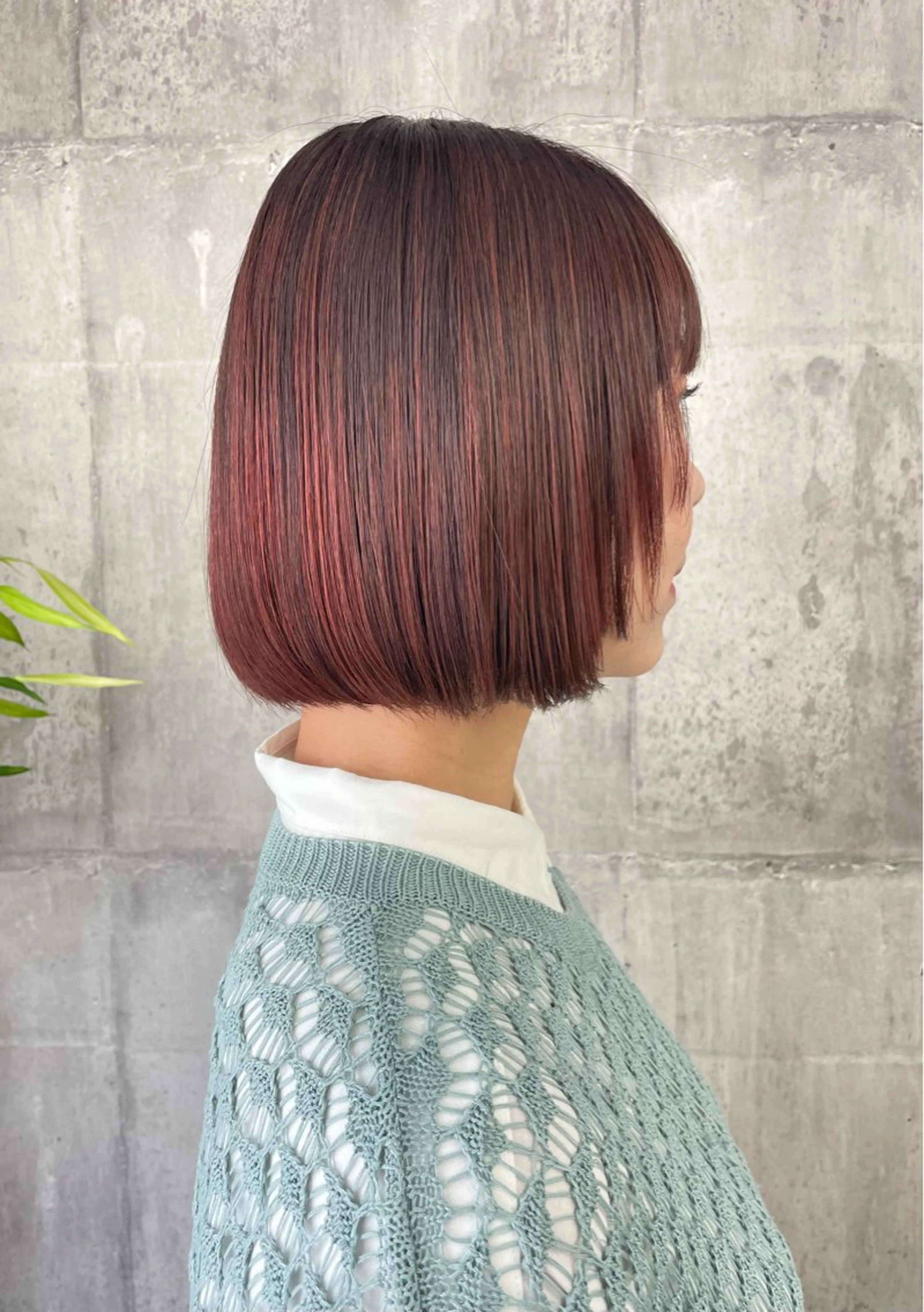 ショート カラー 黒髪 ブリーチ ブルーカラー ブルーブラック ブラウンカラー 錦 茉李のヘアスタイル