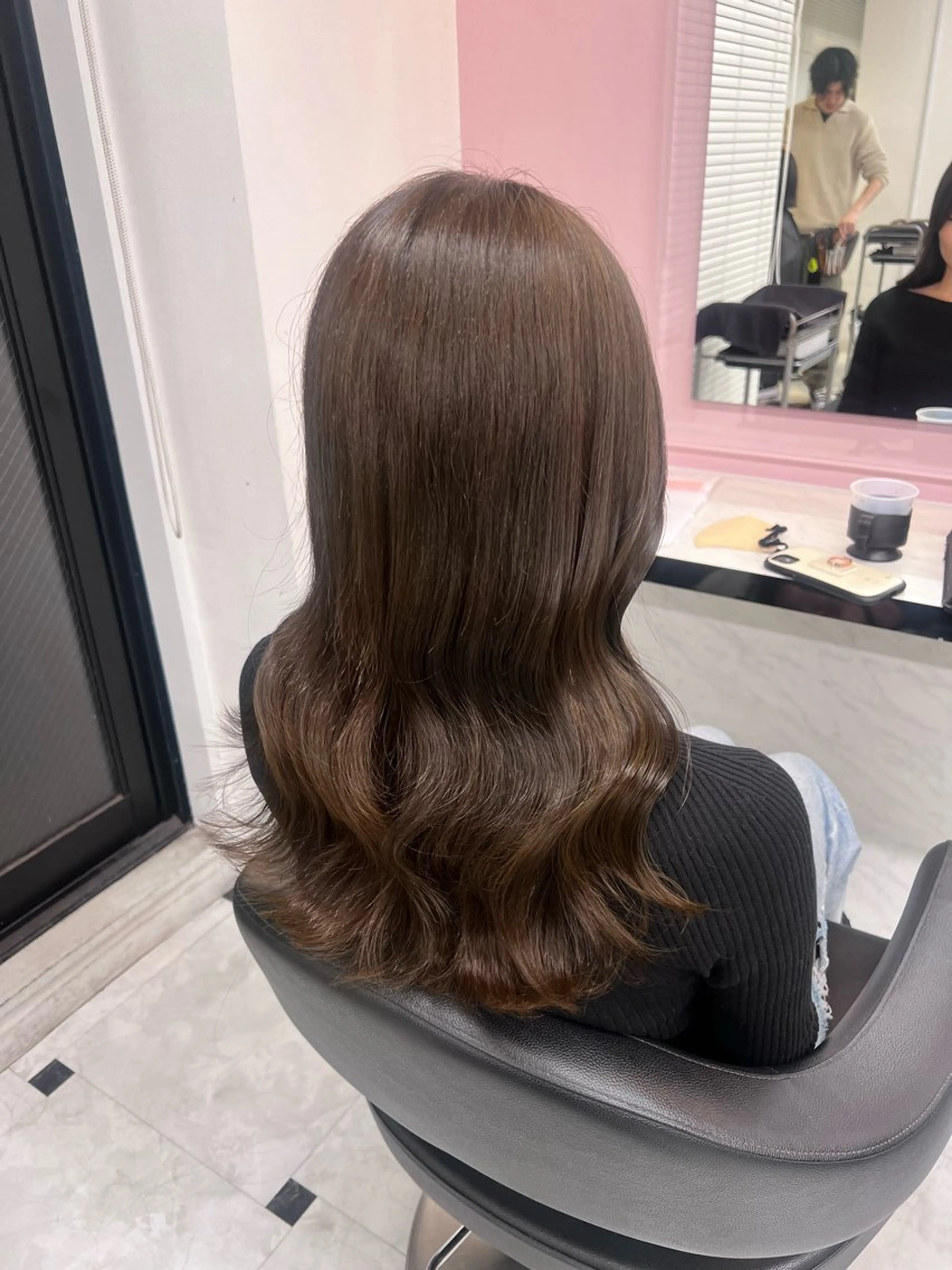 ロング カラー ヘアアレンジ ブリーチ ブリーチなしカラー 髪質改善 ロング トリートメント 韓国風🤍グレ ージュ🤍たくみのヘアスタイル