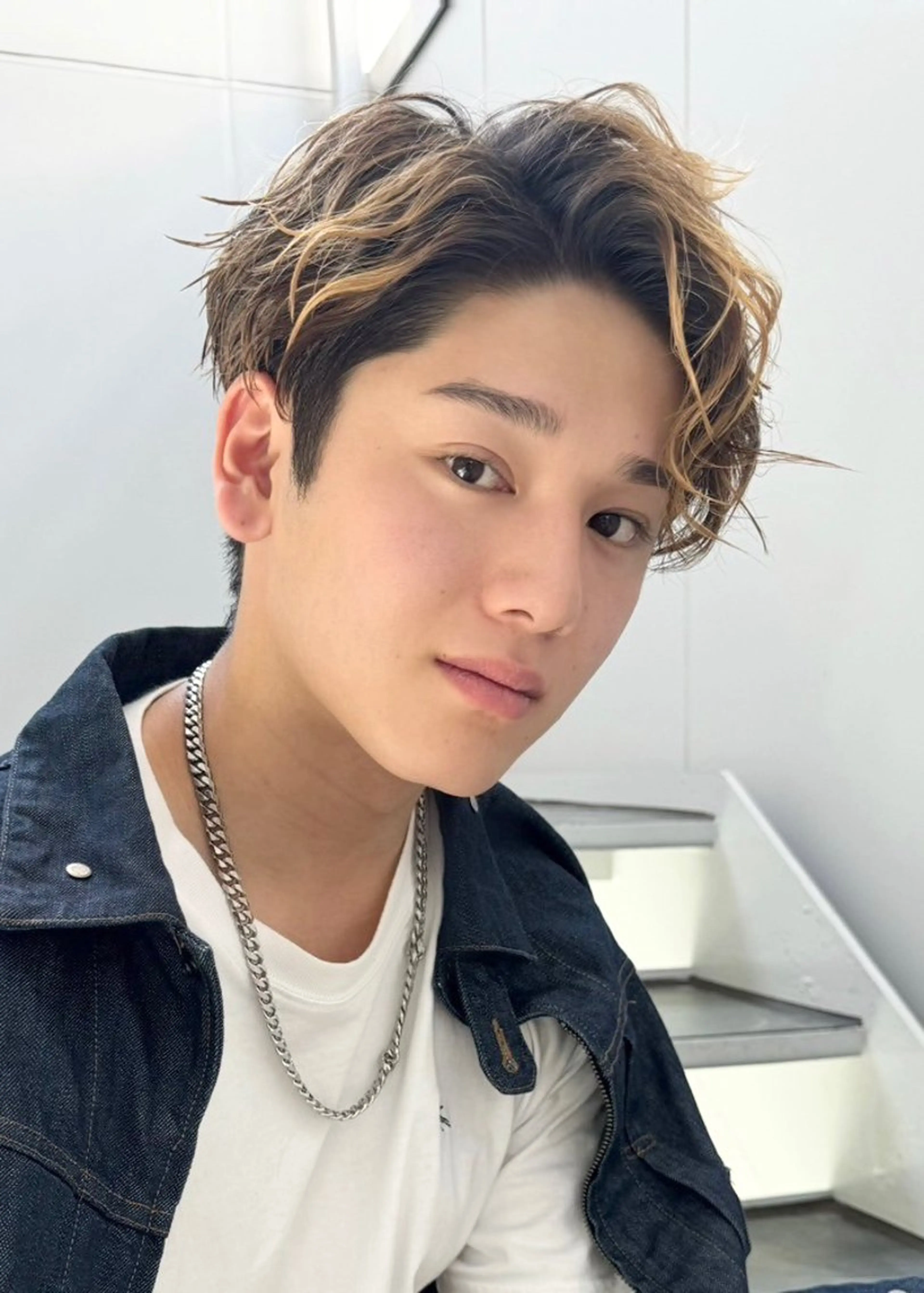 ショート メンズ メンズパーマ カット ヘアカラー パーマ 縮毛矯正 トリートメント ヘッドスパ ヘアセット DEW デューのヘアスタイル