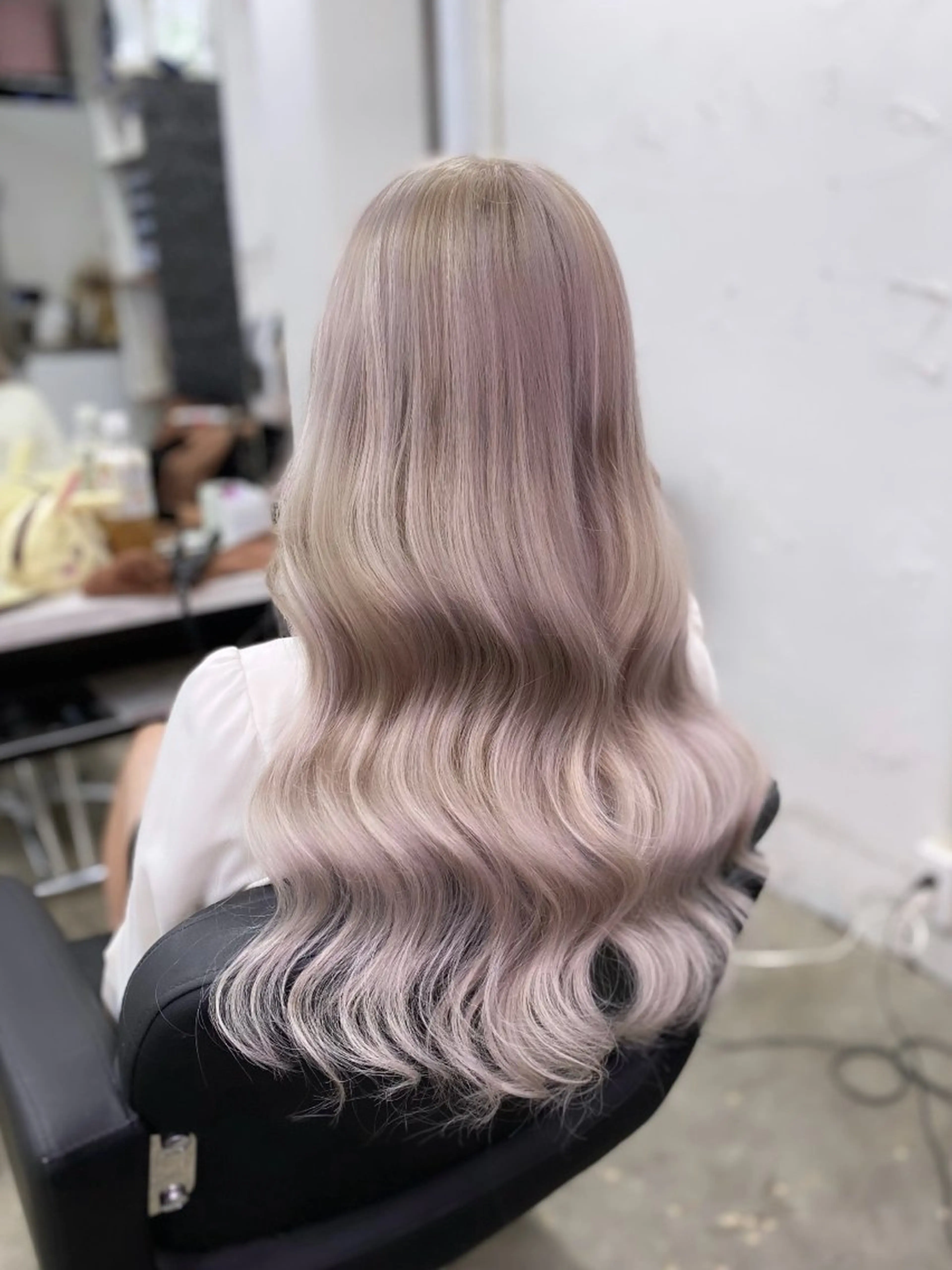 ロング カラー ブリーチ カット ヘアカラー トリートメント 🦋美髪ハイトーン/ レイヤー🦋るくものヘアスタイル