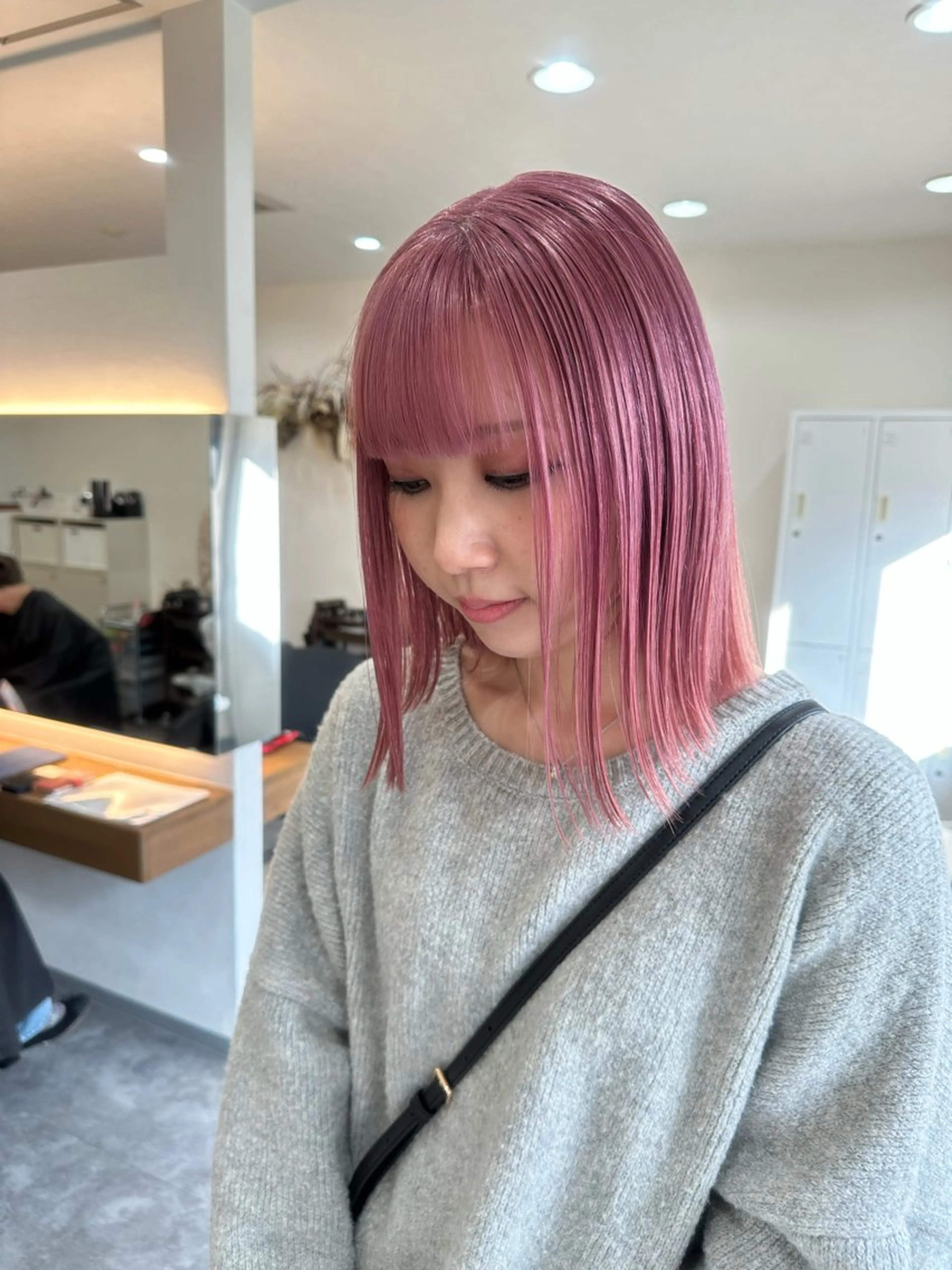 セミロング ショートボブ セミロングパーマ 韓国風カラー ボブ ハイライト カット ヘアカラー トリートメント ヘアセット 奈良一番ミルクティー ベージュしています⭐のヘアスタイル