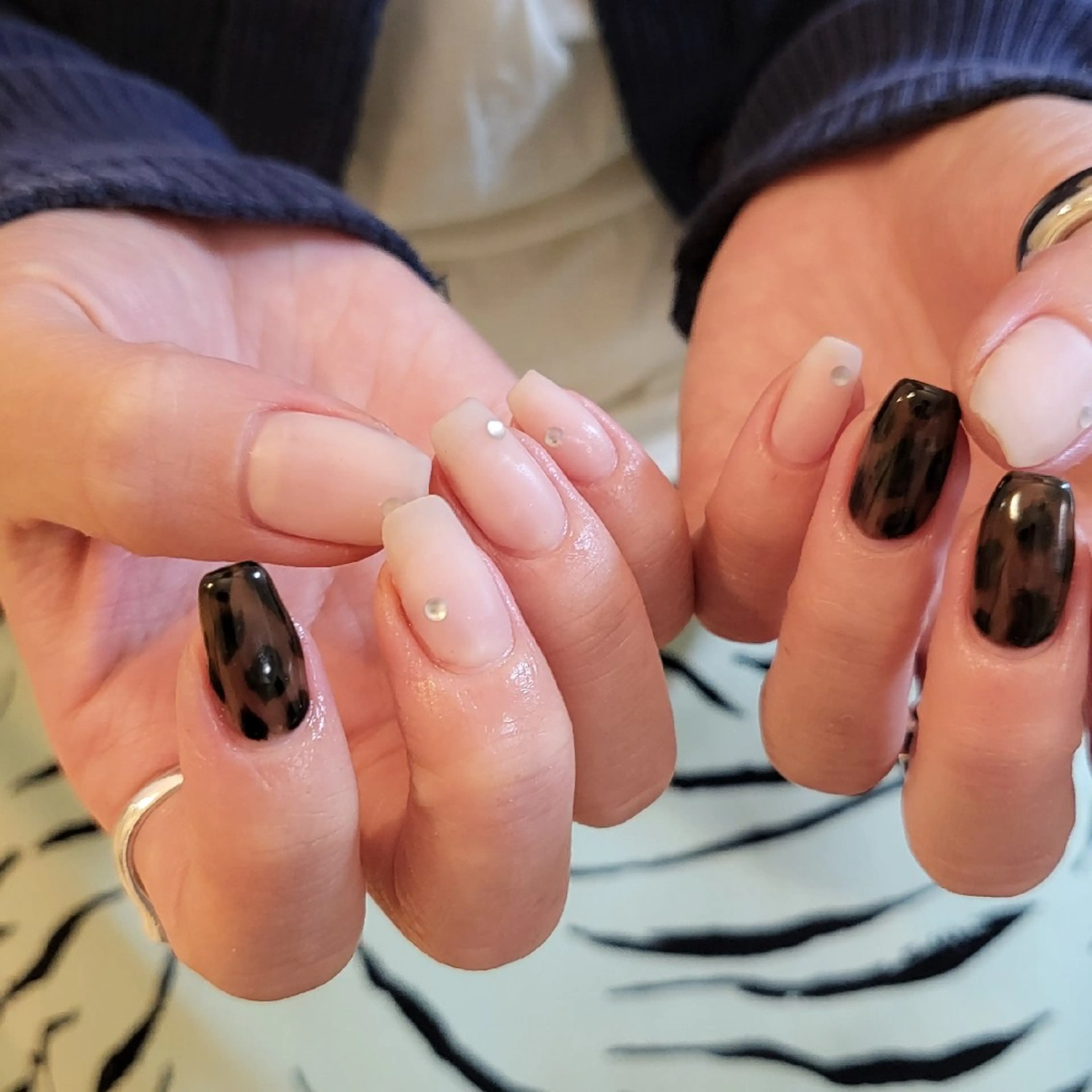 ネイル ハンドネイル フットネイル ハンドケア ease NAIL SALONのネイルデザイン
