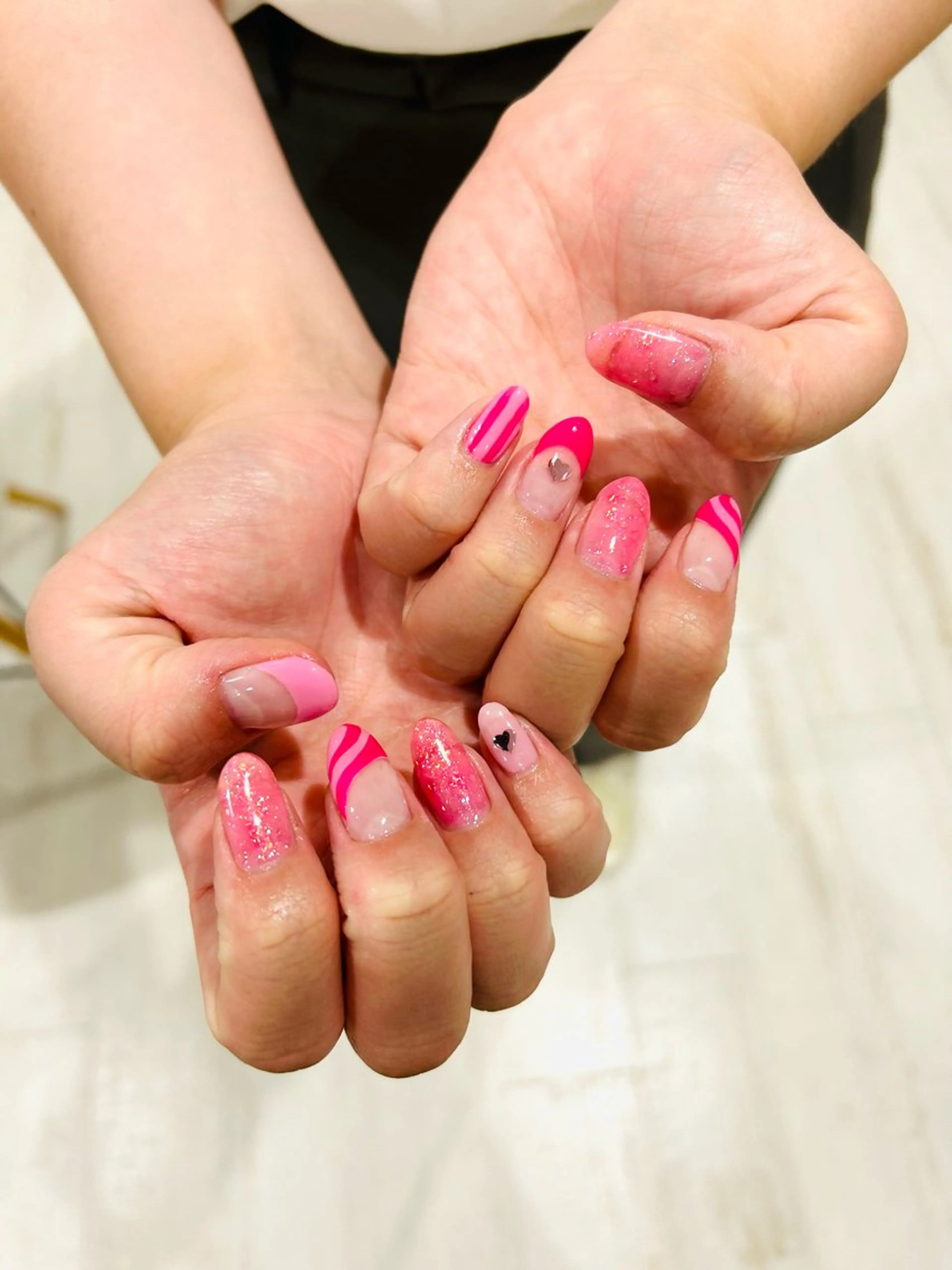 ネイル フラッシュネイル フットネイル フレンチネイル ラメ(グリッター) ラメグラデーション Ｈ3（エイチスリー）所属・H3 hitoのネイルデザイン