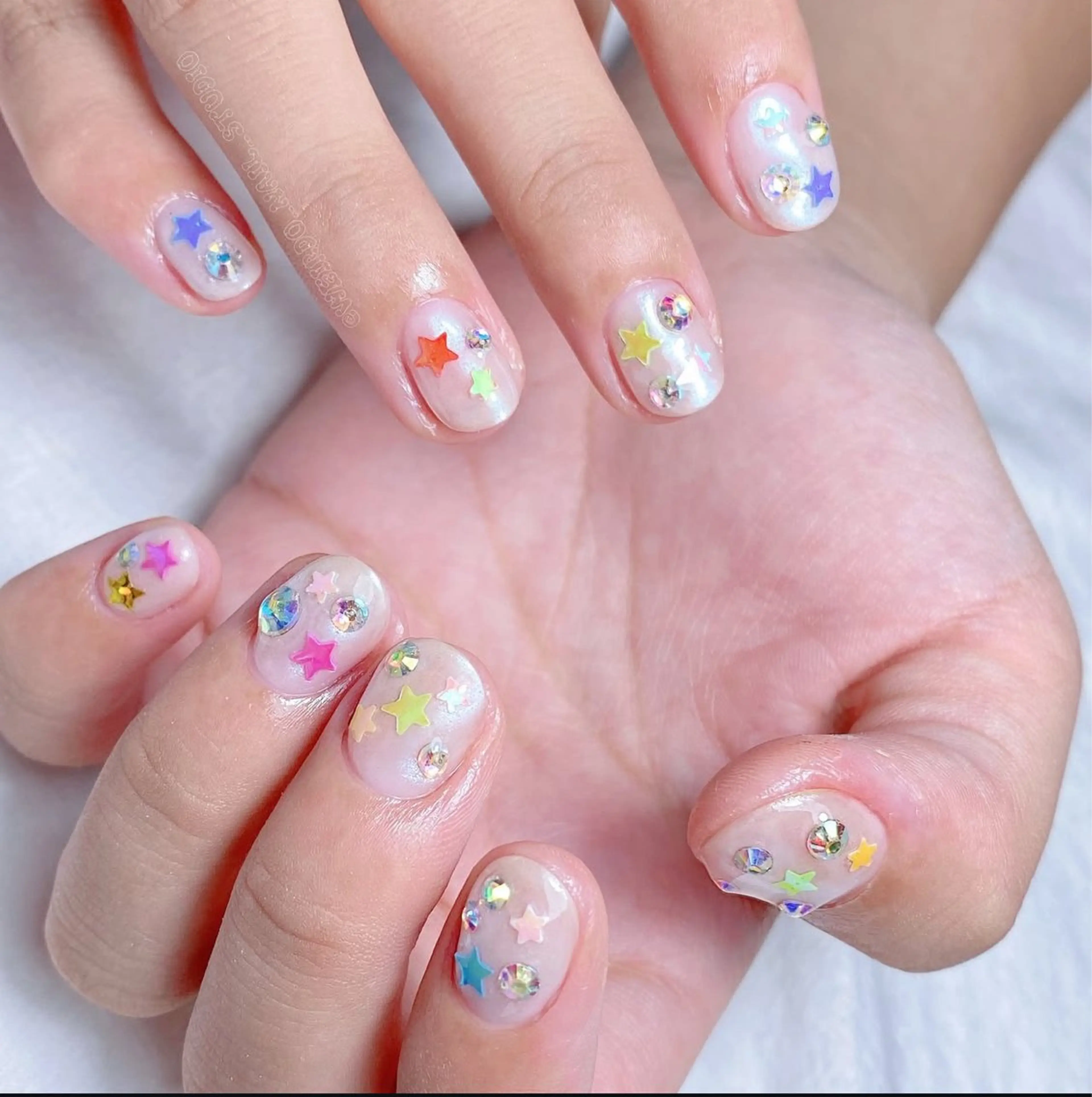 ネイル アートネイル オーロラネイル チークネイル フレンチネイル ガラスフレンチ ハンドネイル 🎀セ リ🎀のネイルデザイン