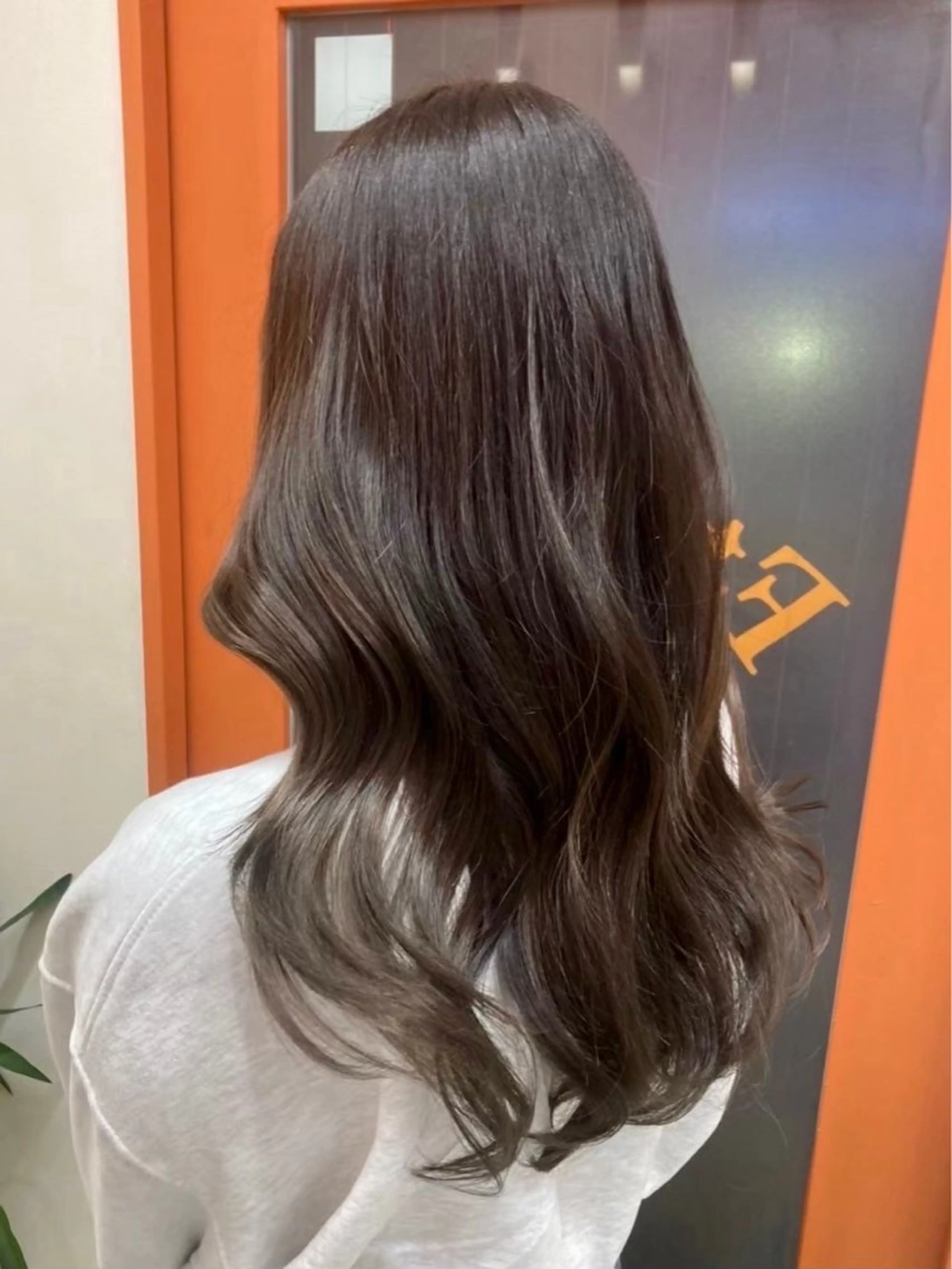 カラー 八馬 那由多のヘアスタイル