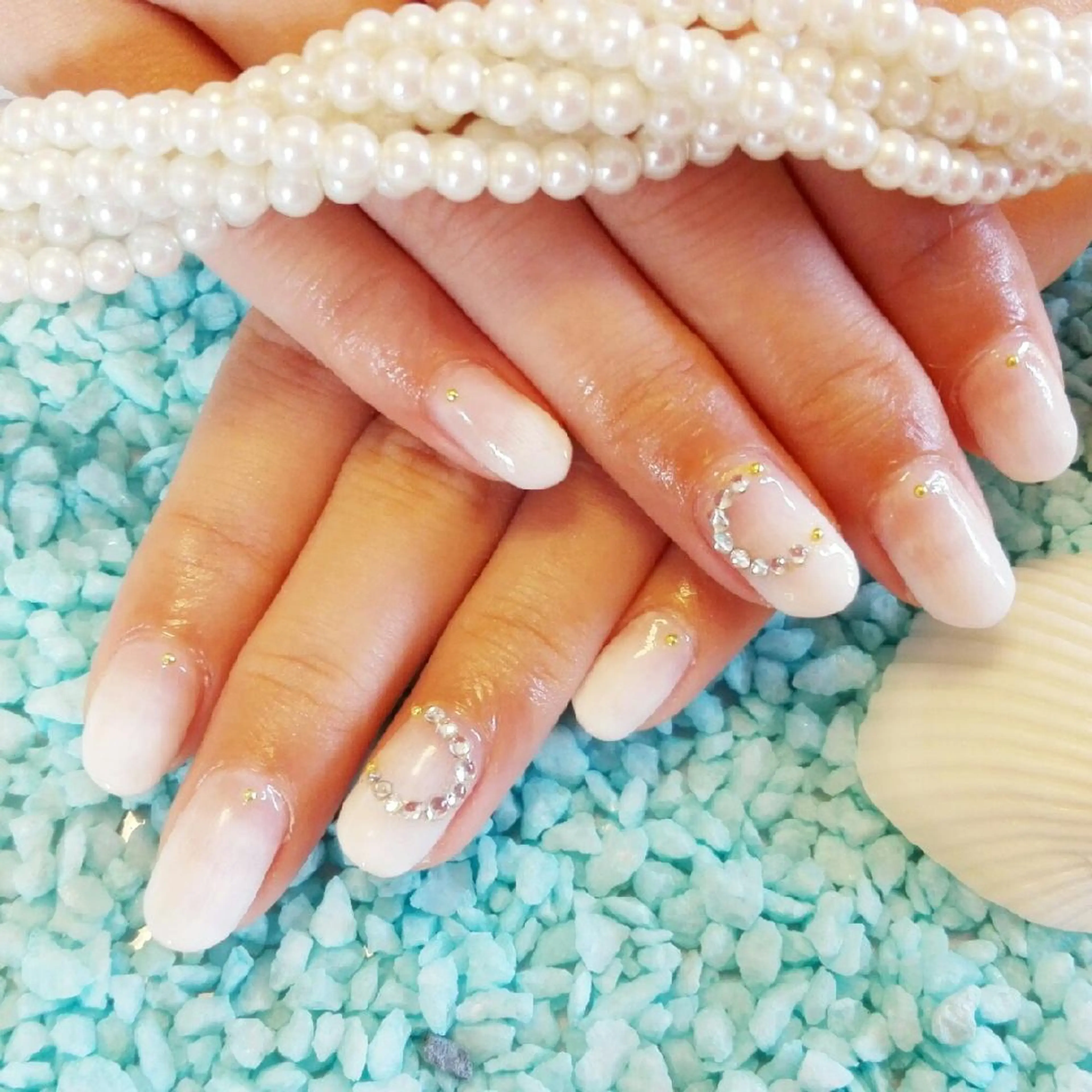 ネイル ホワイト MANA MANAのネイルデザイン