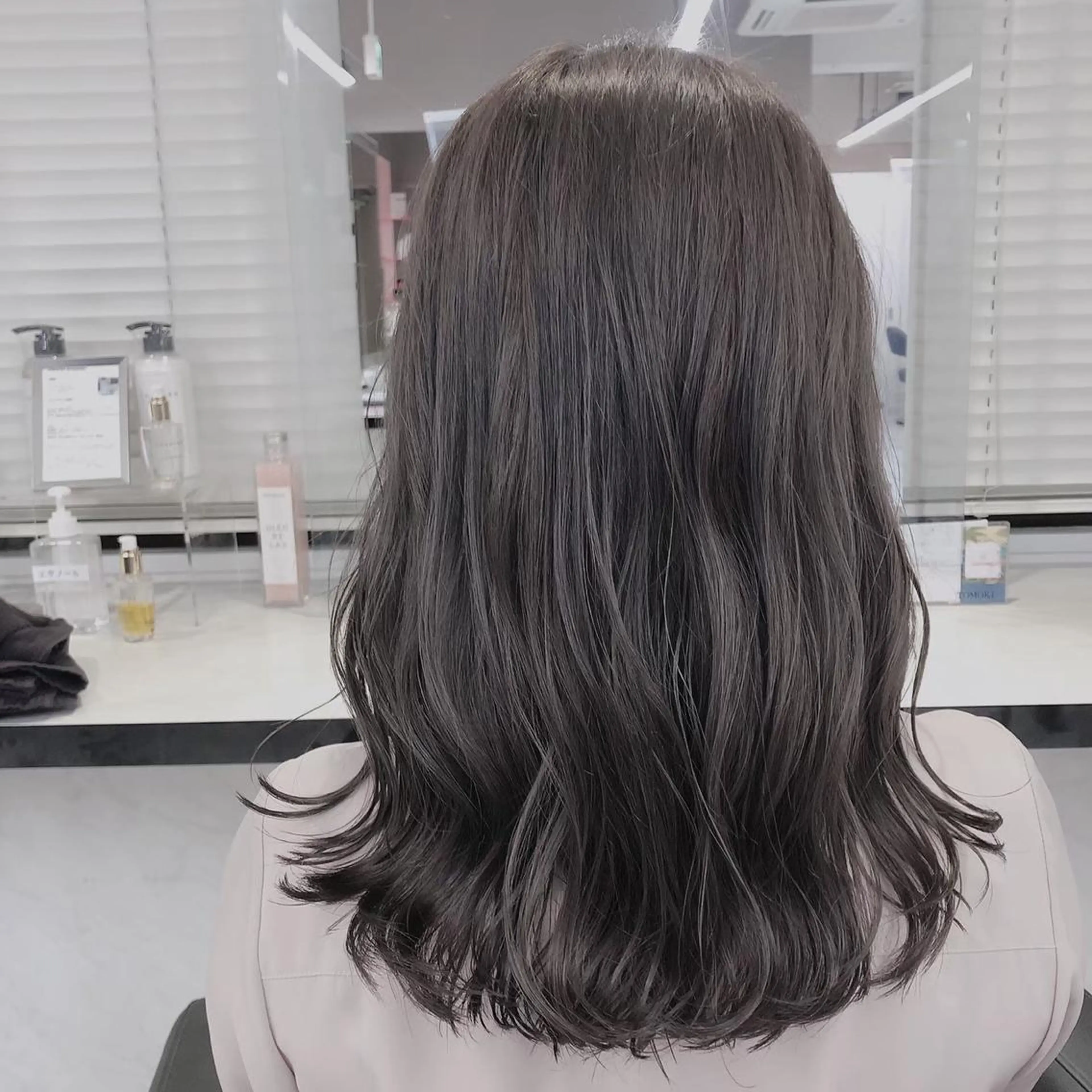 ミディアム カラー ヘアアレンジ 💕ブリーチカラー☁ 髪質改善💖サワのヘアスタイル