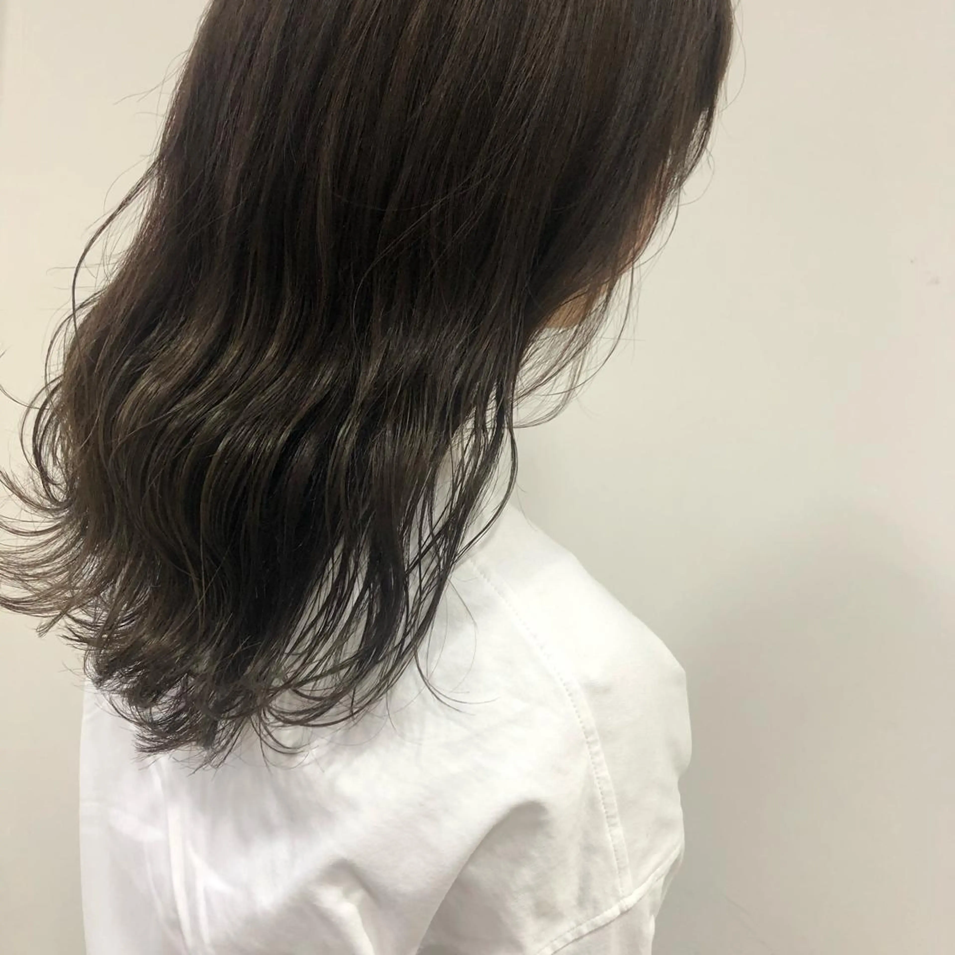 セミロング GLROW haruhiのヘアスタイル