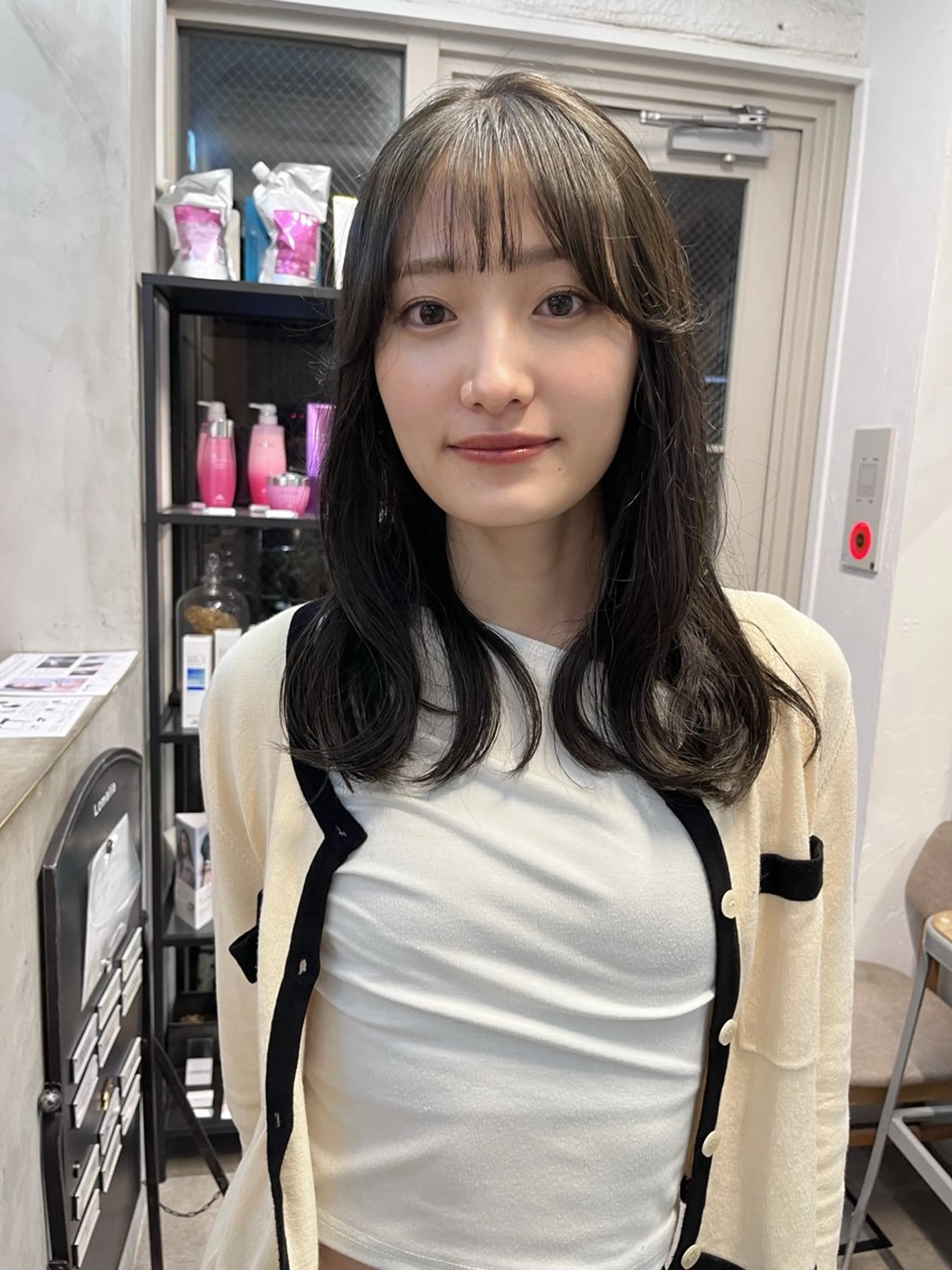 セミロング カラー カット ヘアカラー トリートメント ヨシダ トモキのヘアスタイル