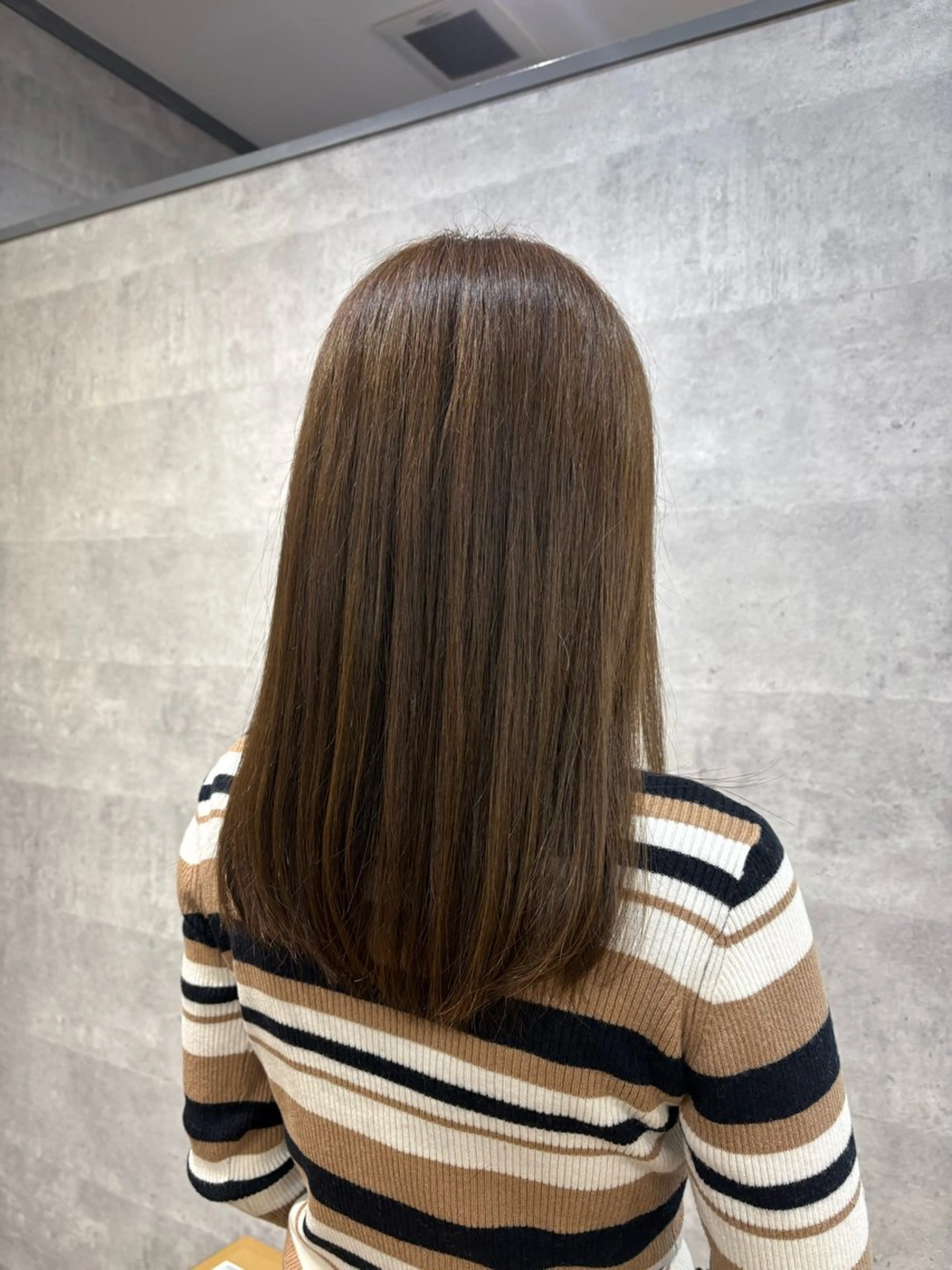 ロング カラー カット ヘアカラー トリートメント U-ra NAMIのヘアスタイル