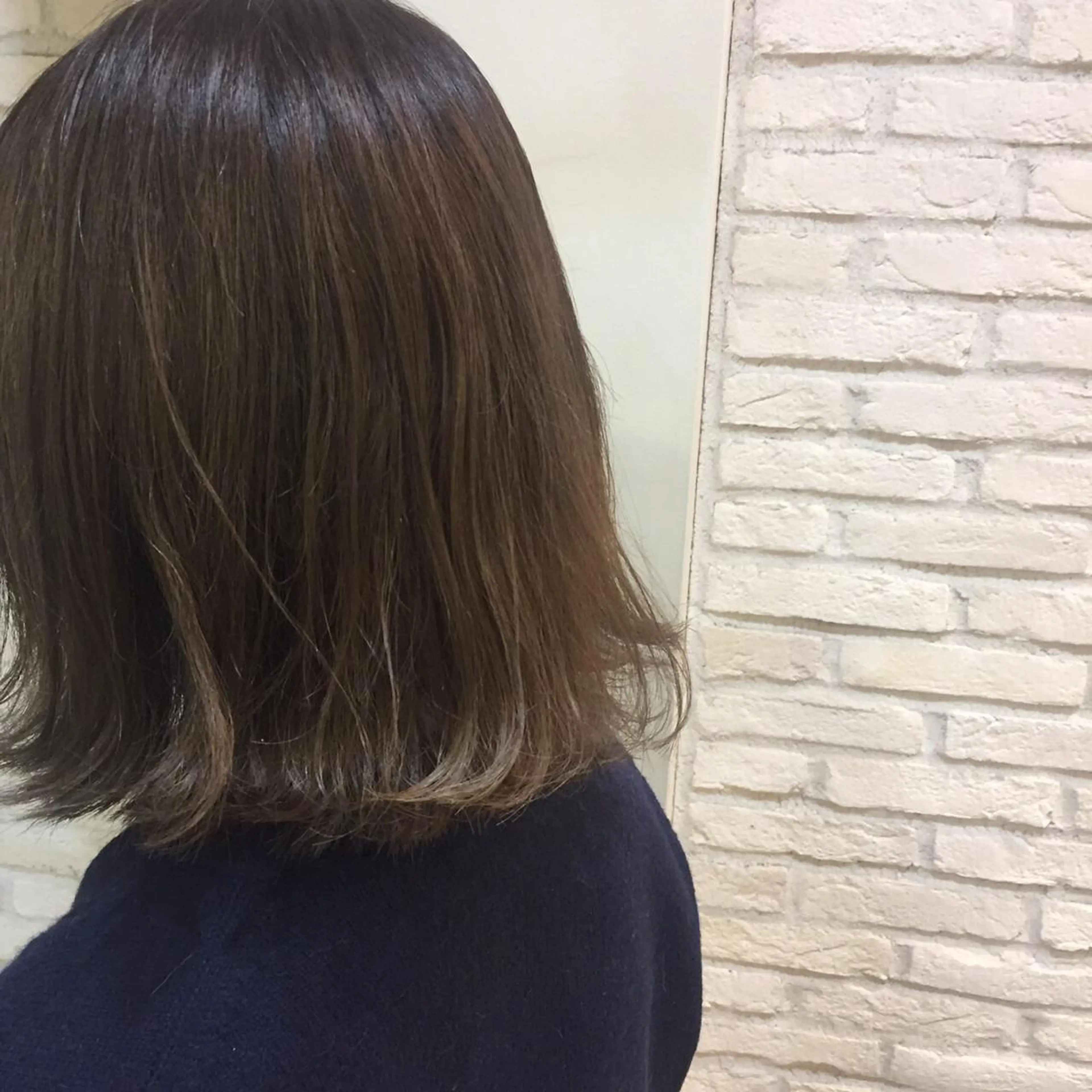 ショート カラー グレージュ 平内 賢人のヘアスタイル