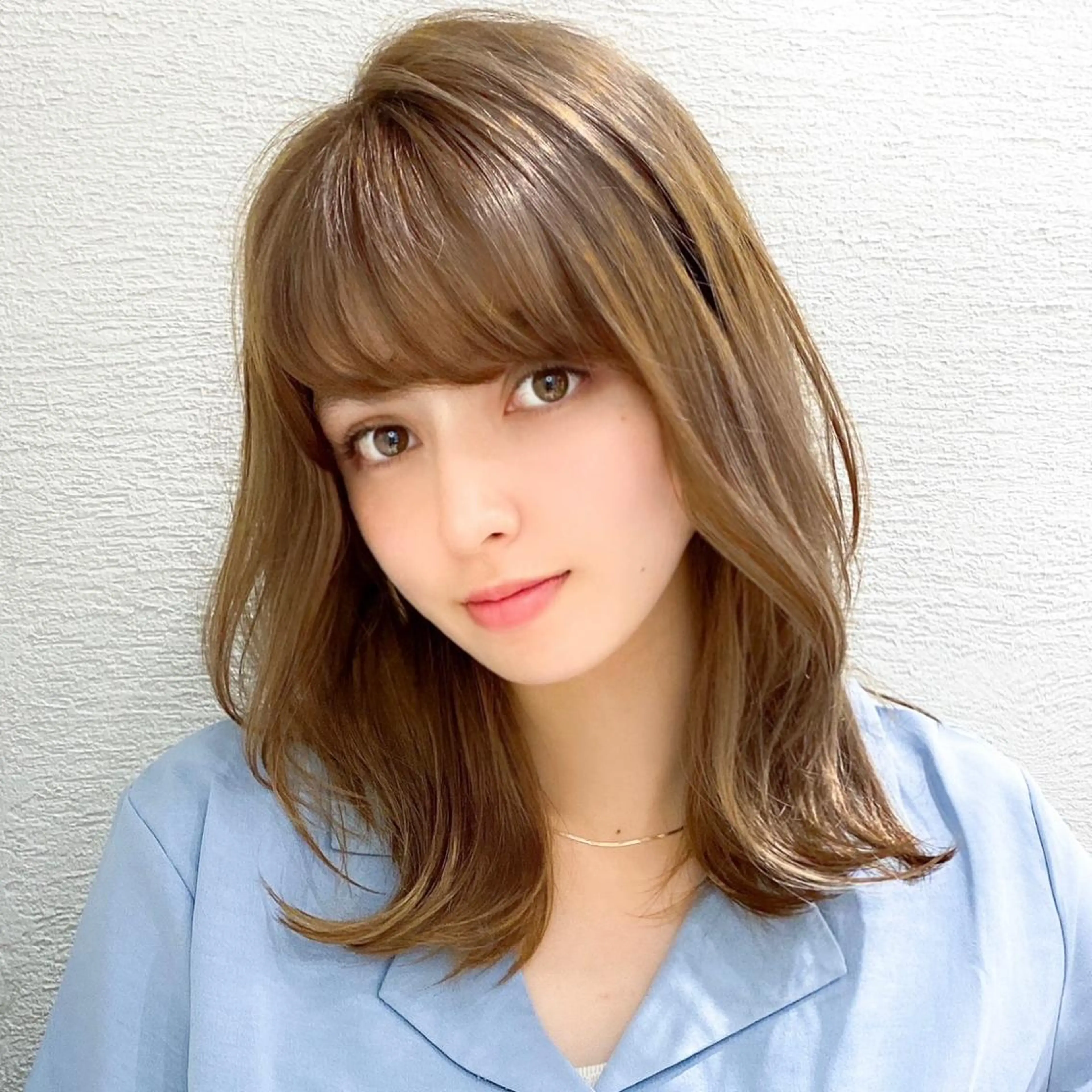 ミディアム カラー パーマ 小顔カット ヘアカラー トリートメント 髪質改善/ レイヤーカット金井翔のヘアスタイル