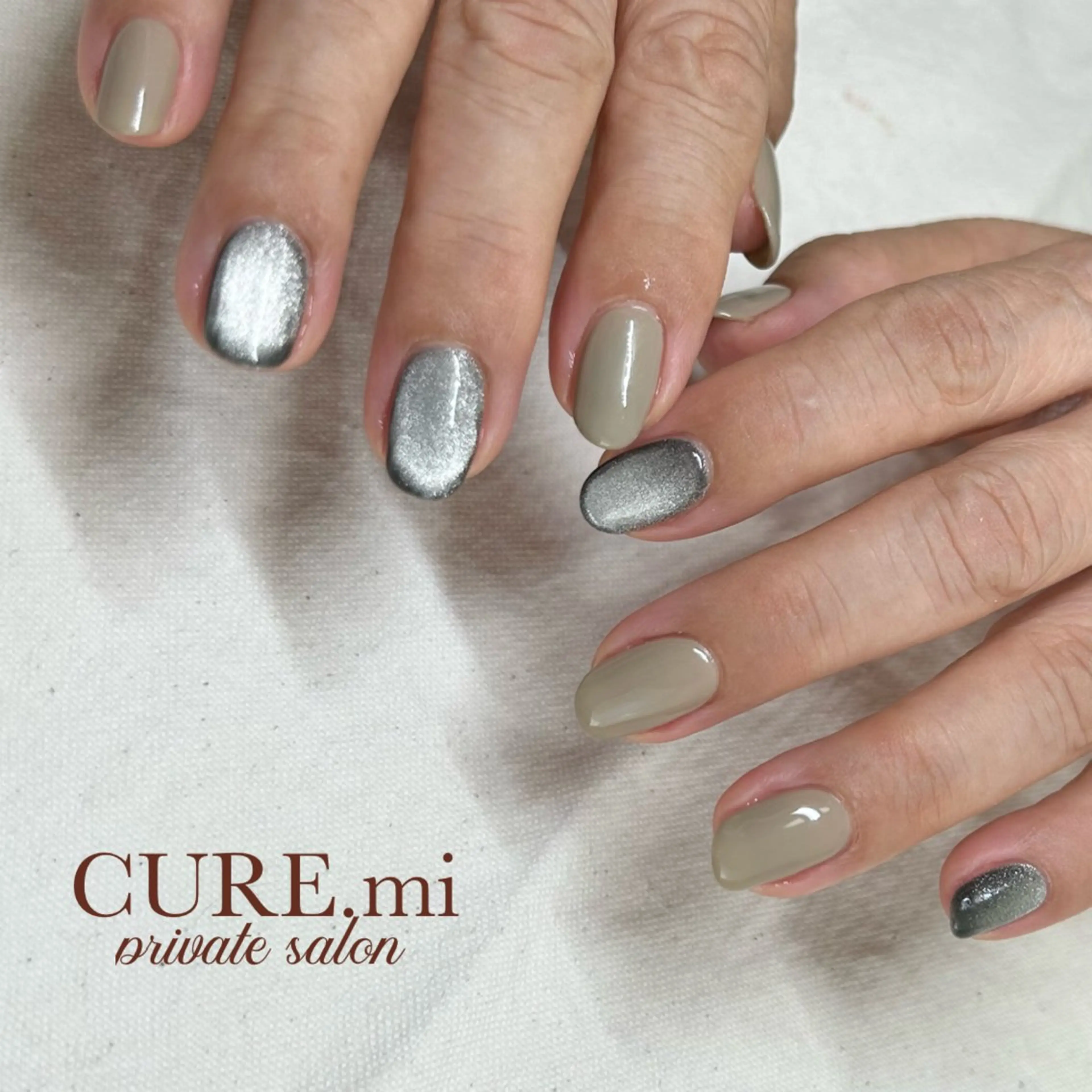ネイル マグネットネイル シンプルネイル ハンドネイル ハンドケア CURE.mi所属・伊藤 美香のネイルデザイン