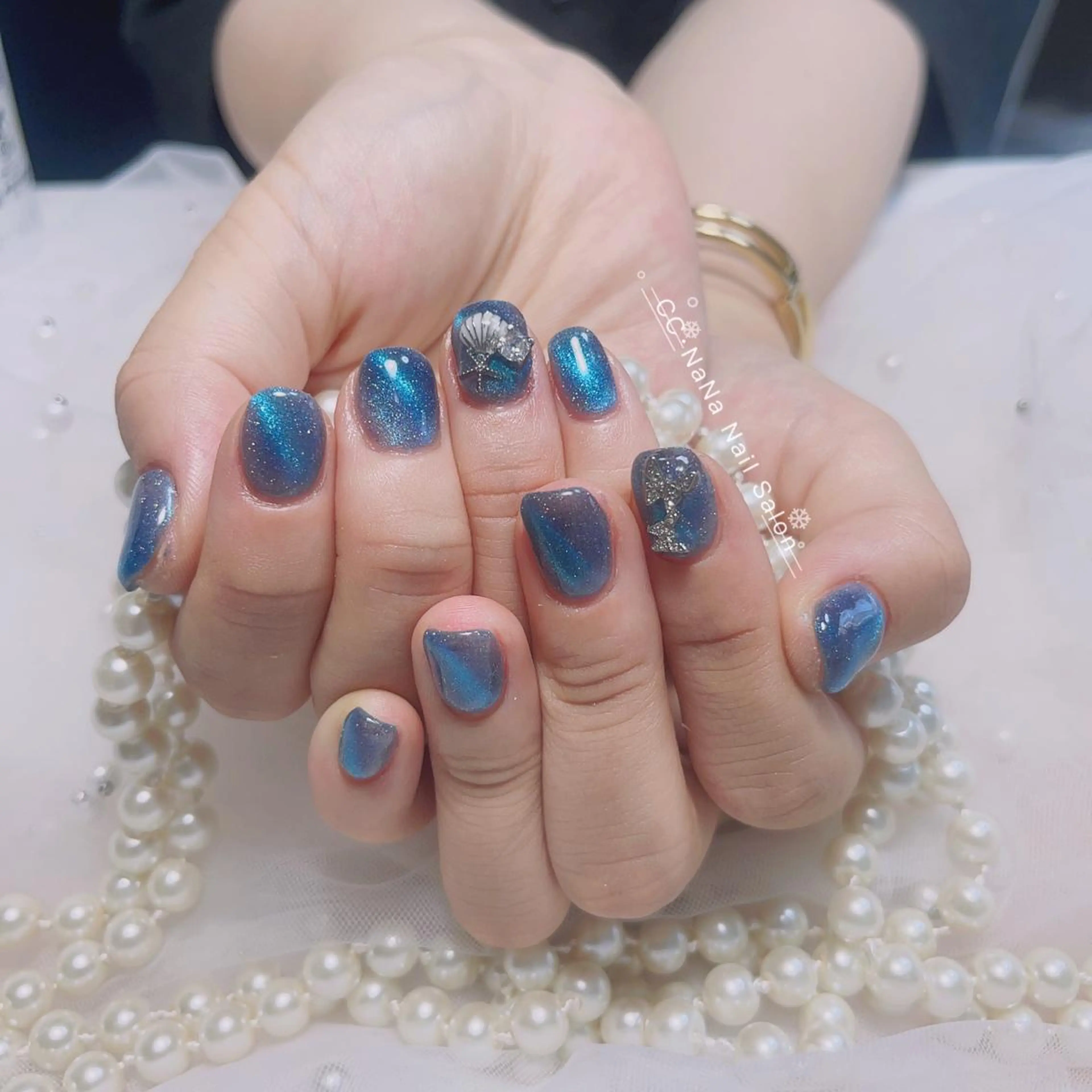 ネイル チークネイル フラッシュネイル ハート キラキラネイル 韓国ネイル ハンドネイル CC  NaNa ワンホンネイル🌙Nのネイルデザイン