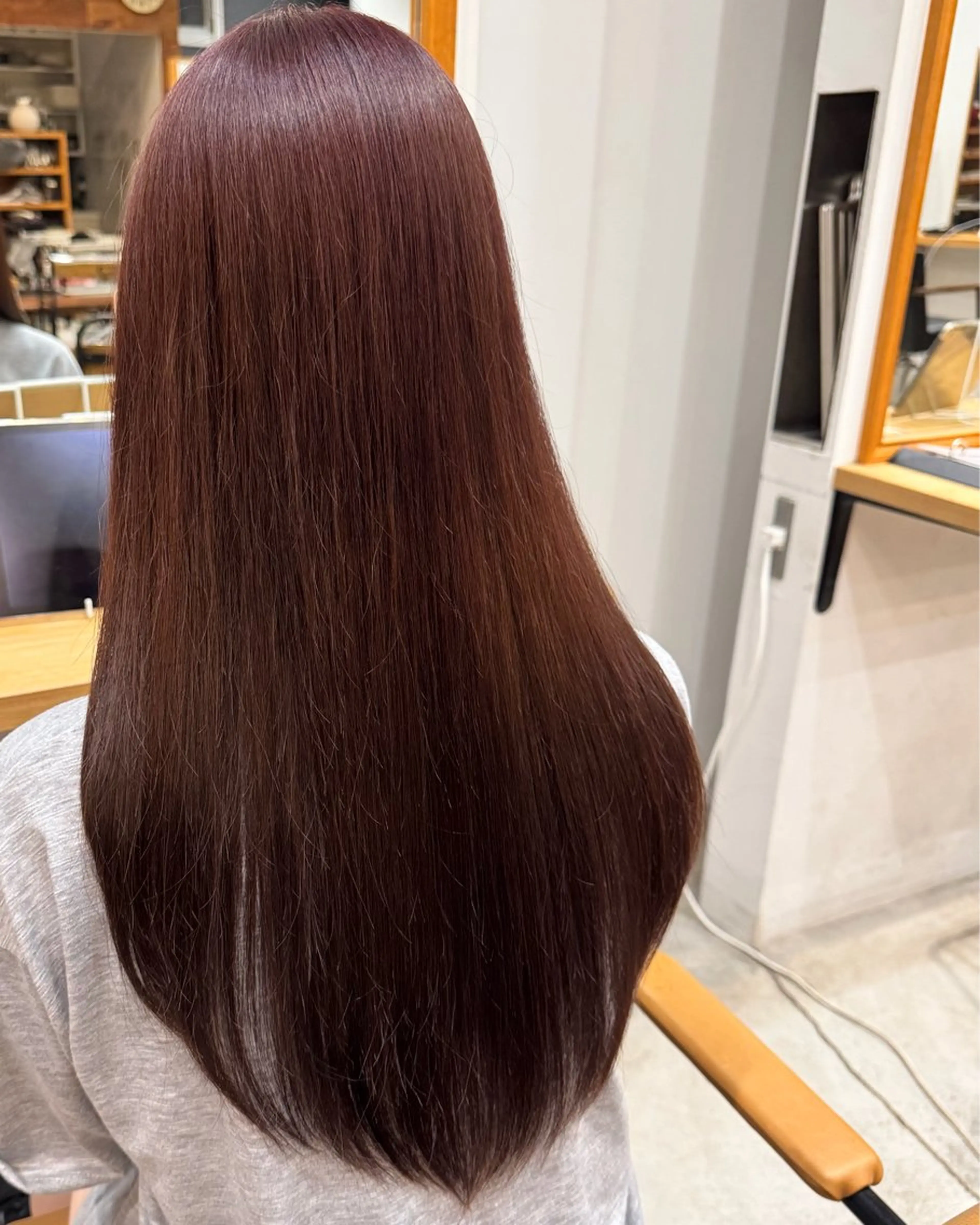 ロング カラー ブラウンカラー ピンクカラー ピンクブラウン レイヤーカット カット ヘアカラー トリートメント TAKUMI /顔周りカット/艶髪のヘアスタイル