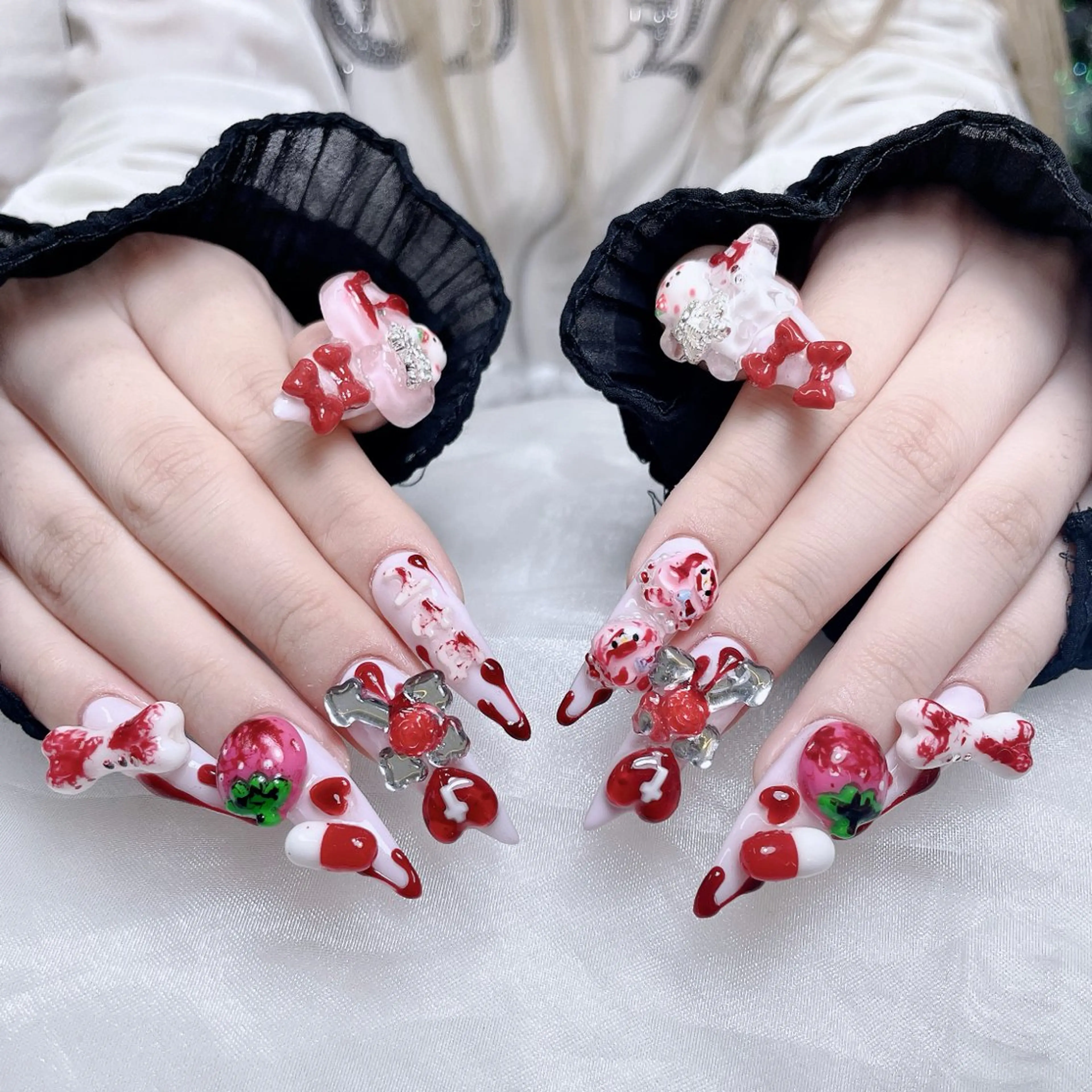 ネイル グラデーション キラキラネイル マグネットネイル スカルプネイル 冬ネイル ハンドネイル kawaiiko サロンのネイルデザイン