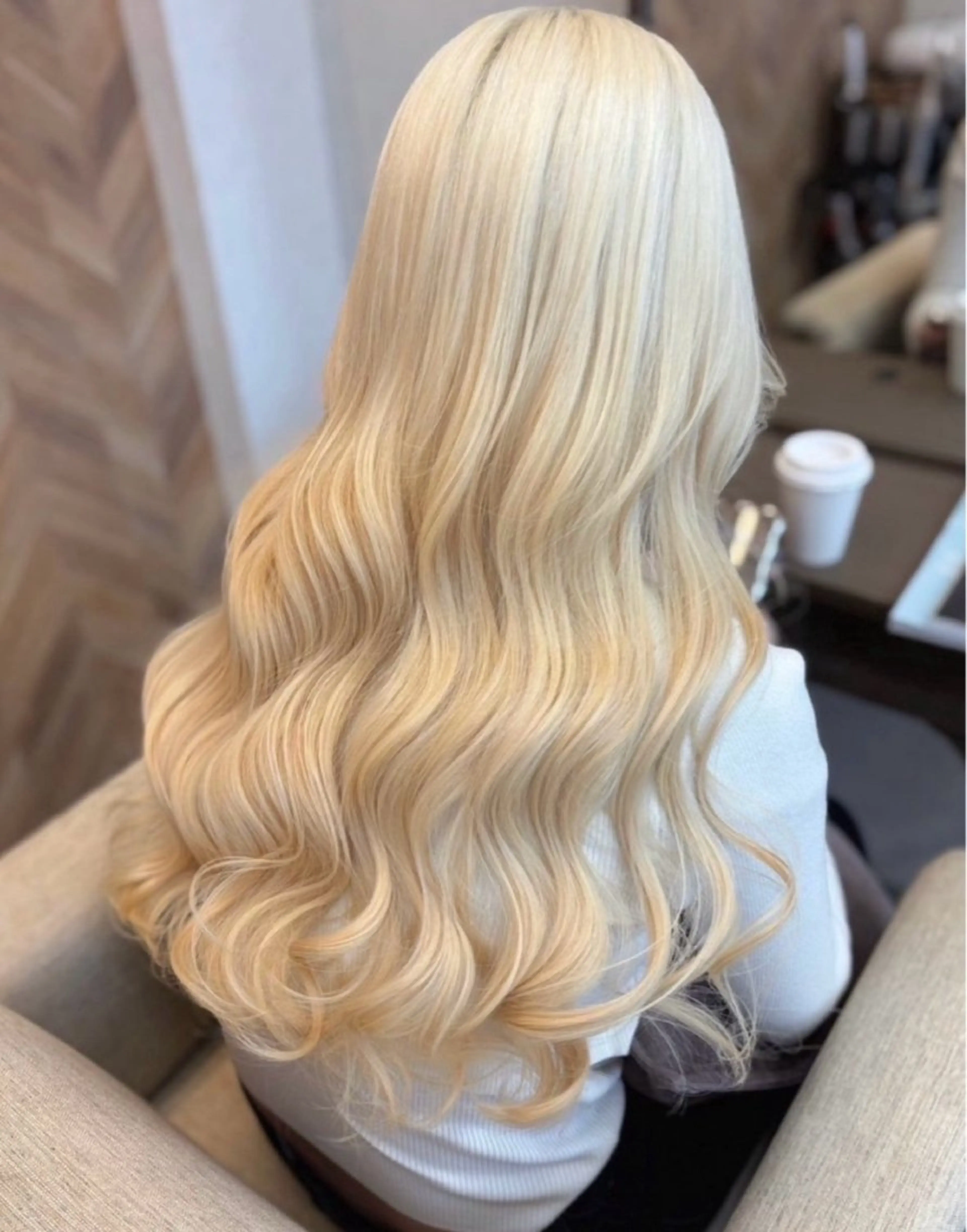 ロング ヘアカラー かのブリーチカラー 🎧⛓️🩶のヘアスタイル