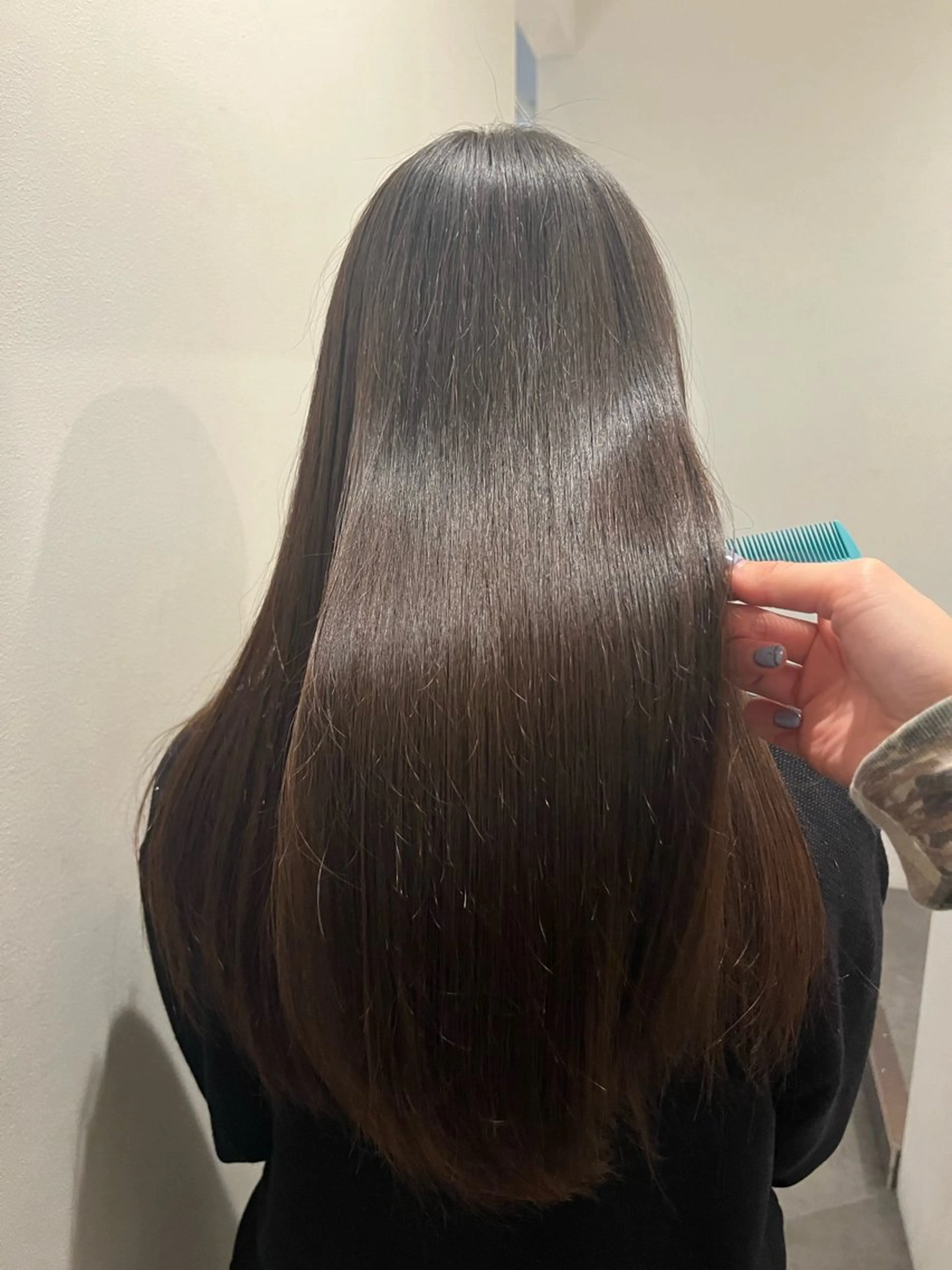 ロング 愛瑠奈 erunaのヘアスタイル