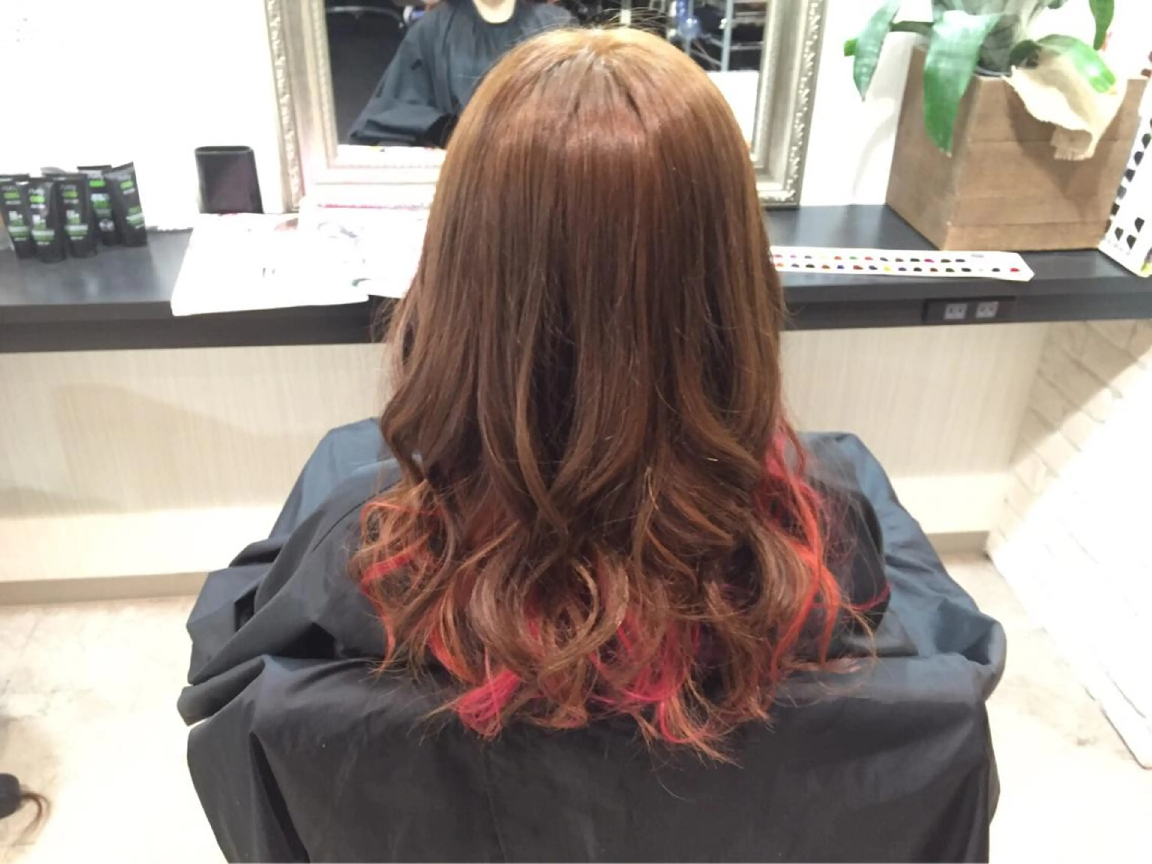 ロング カラー ブラウンカラー ナチュラルブラウン オレンジ ピンクカラー レッドカラー 名駅Private Salon　Noaのヘアスタイル