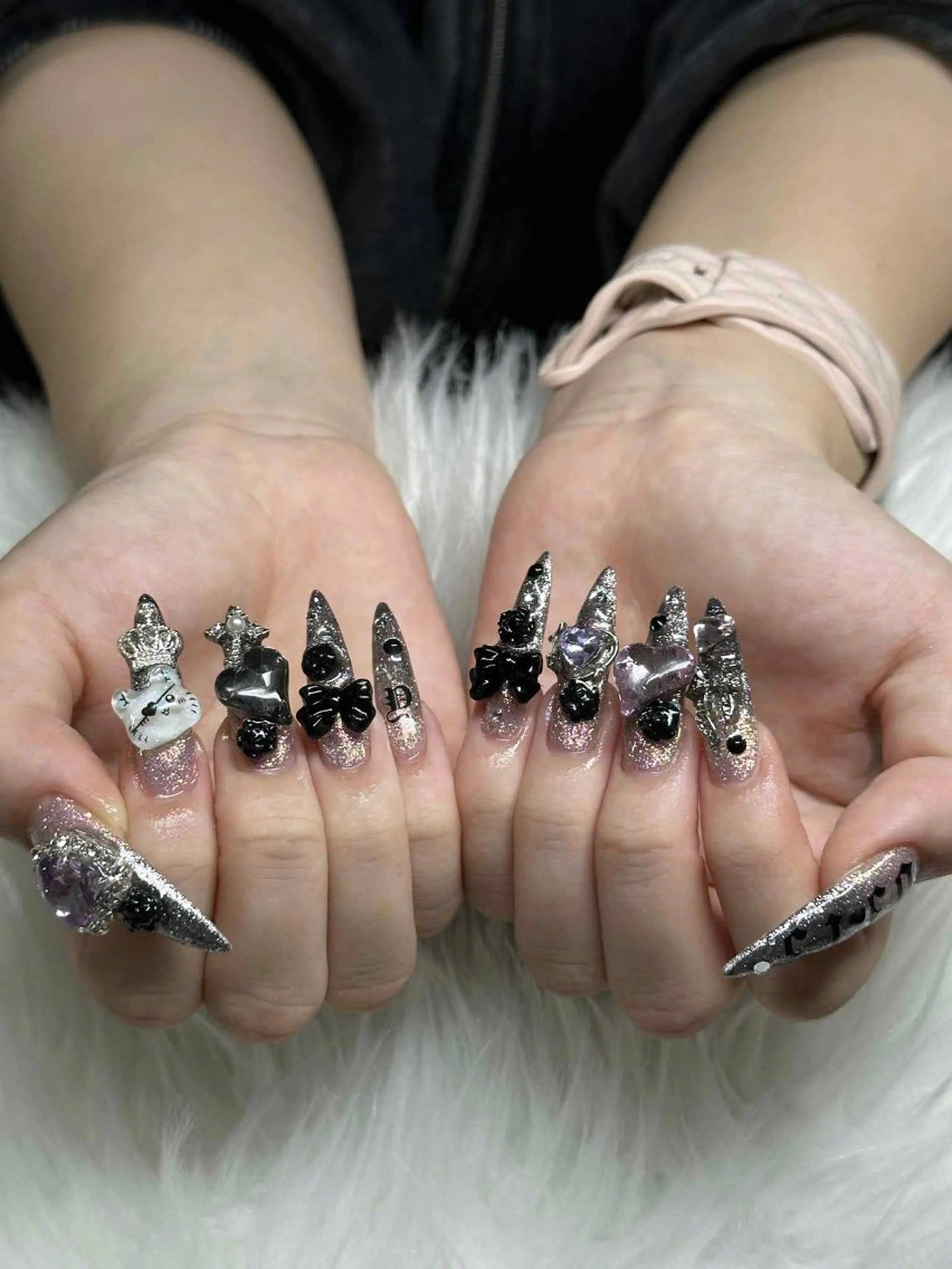 ネイル オーロラネイル フレンチネイル ジェルネイル ハロウィン キラキラネイル ハンドネイル H.baby Nail Salonのネイルデザイン