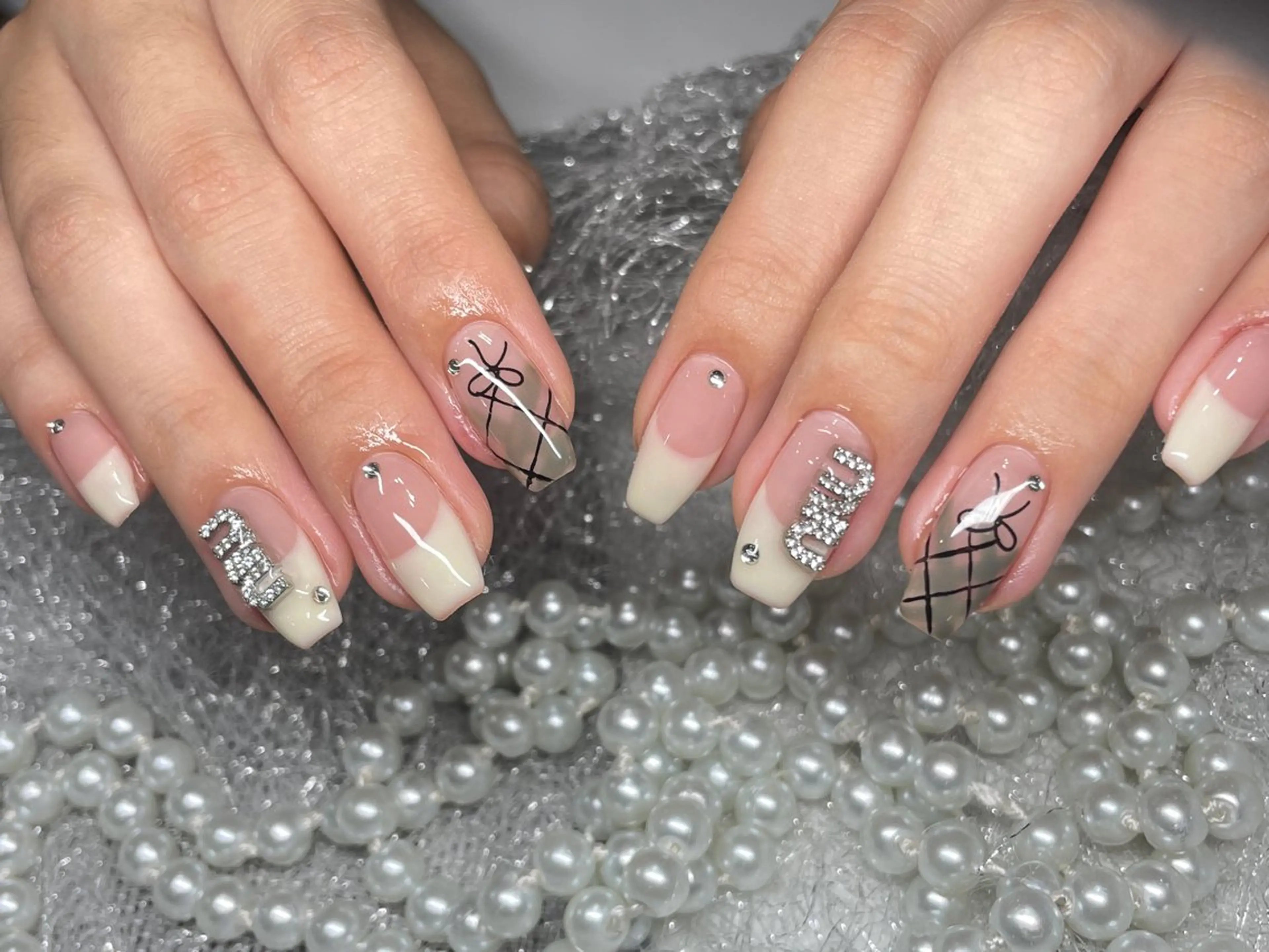 ネイル 長さ出し フットネイル フレンチネイル ジェルネイル ガラスフレンチ ハンドネイル ハンドケア Best Nail池袋東口店のネイルデザイン
