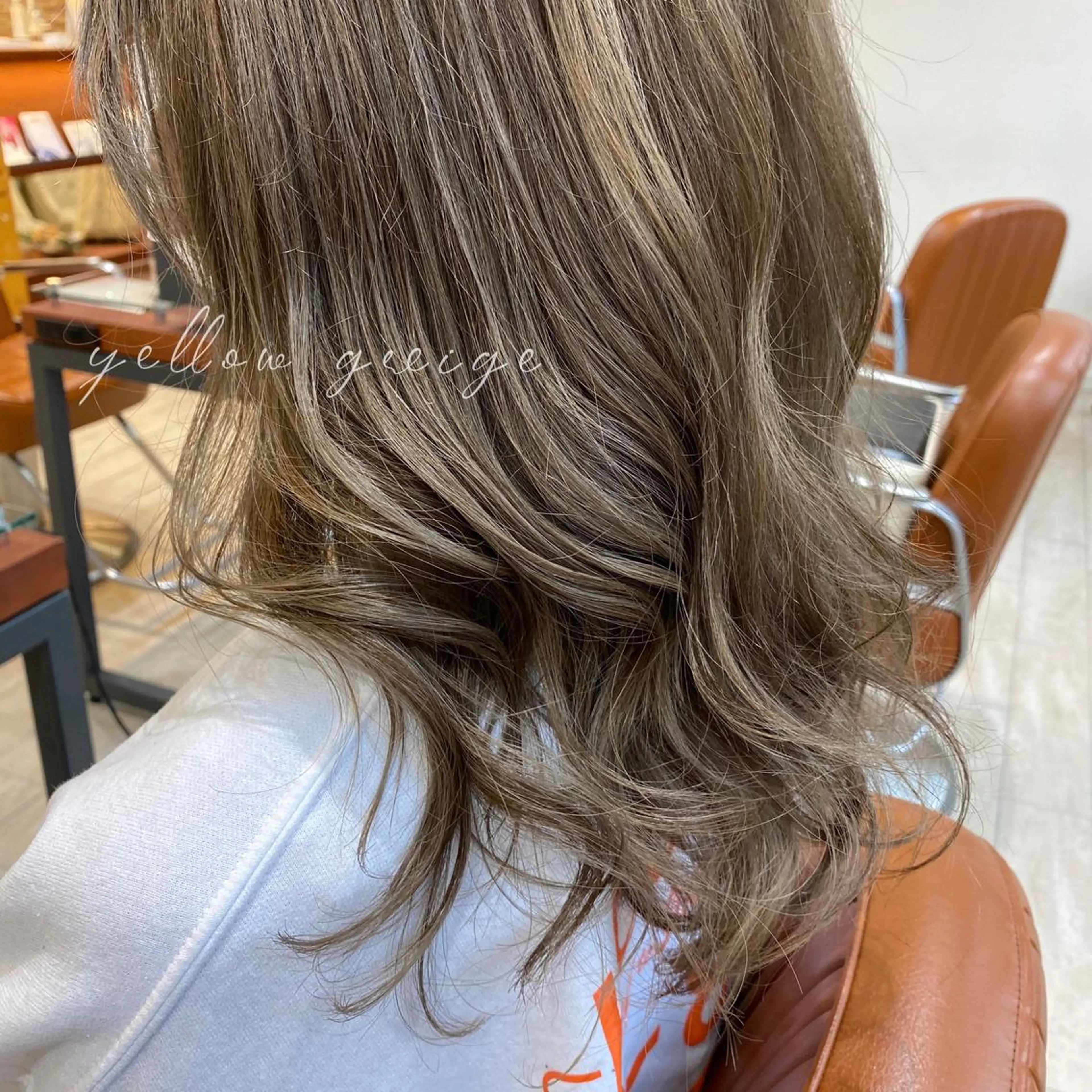 ロング カラー ベージュカラー ブリーチ ハイライトカラー イエローカラー ハイライト ヘアカラー トリートメント 💜韓国ヘア🇰🇷 トヨキトキコのヘアスタイル