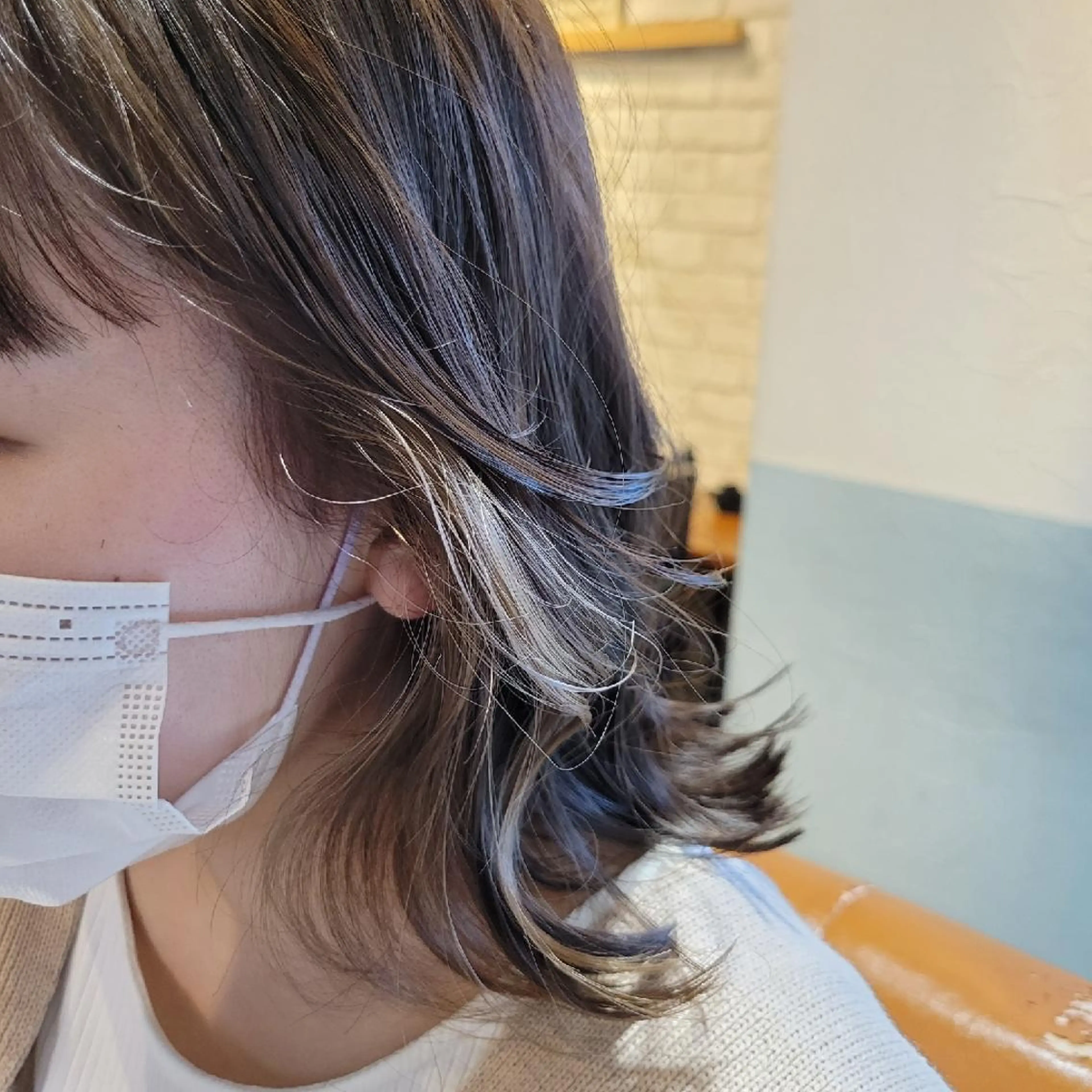 ミディアム カラー ベージュカラー ミルクティーベージュ カット ヘアカラー トリートメント alushe 岡 陽子のヘアスタイル