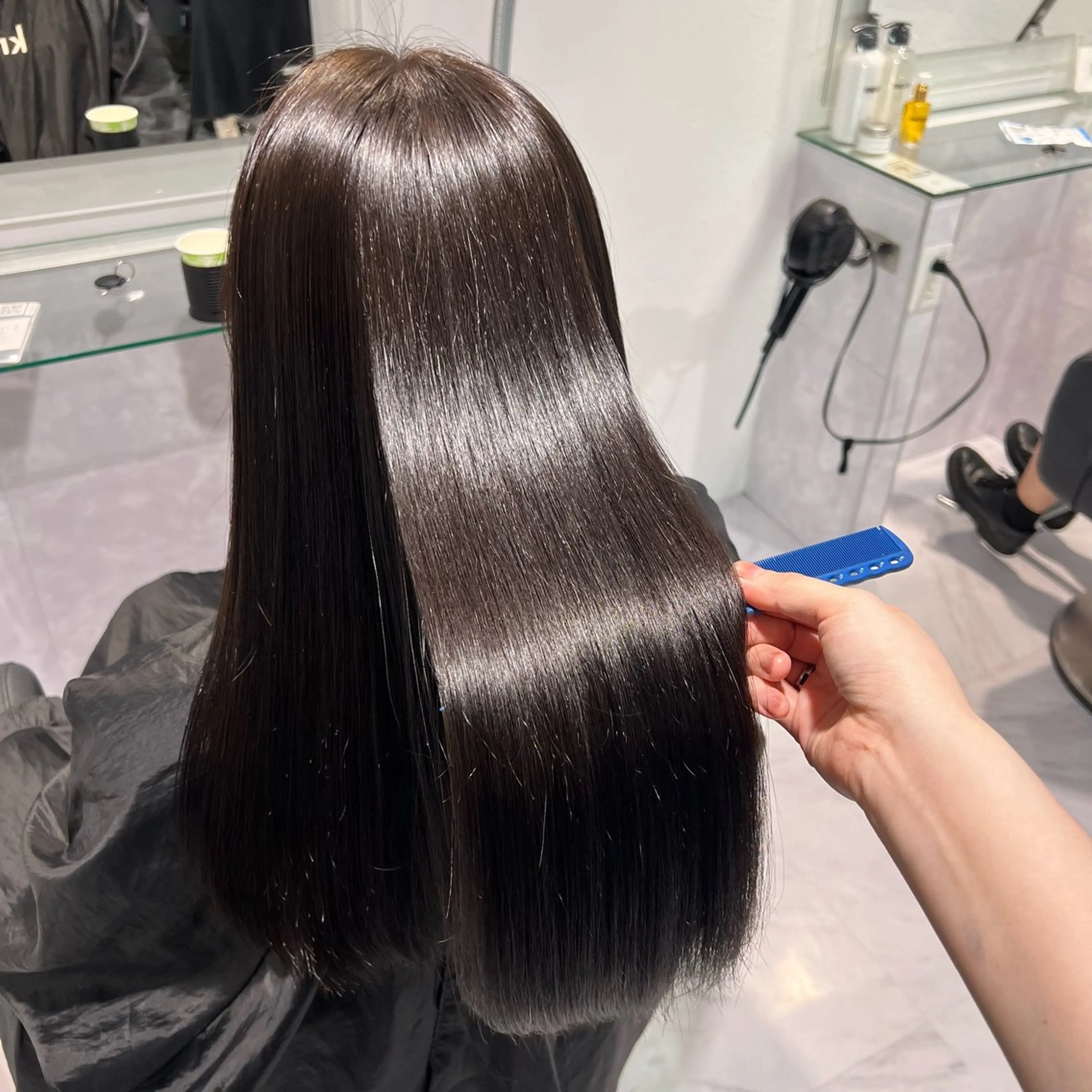 ロング ヘアアレンジ ボブ くせ毛 髪質改善 縮毛矯正 トリートメント カット 縮毛矯正 トリートメント 🦋重くない暗髪🦋 Hana🦋のヘアスタイル