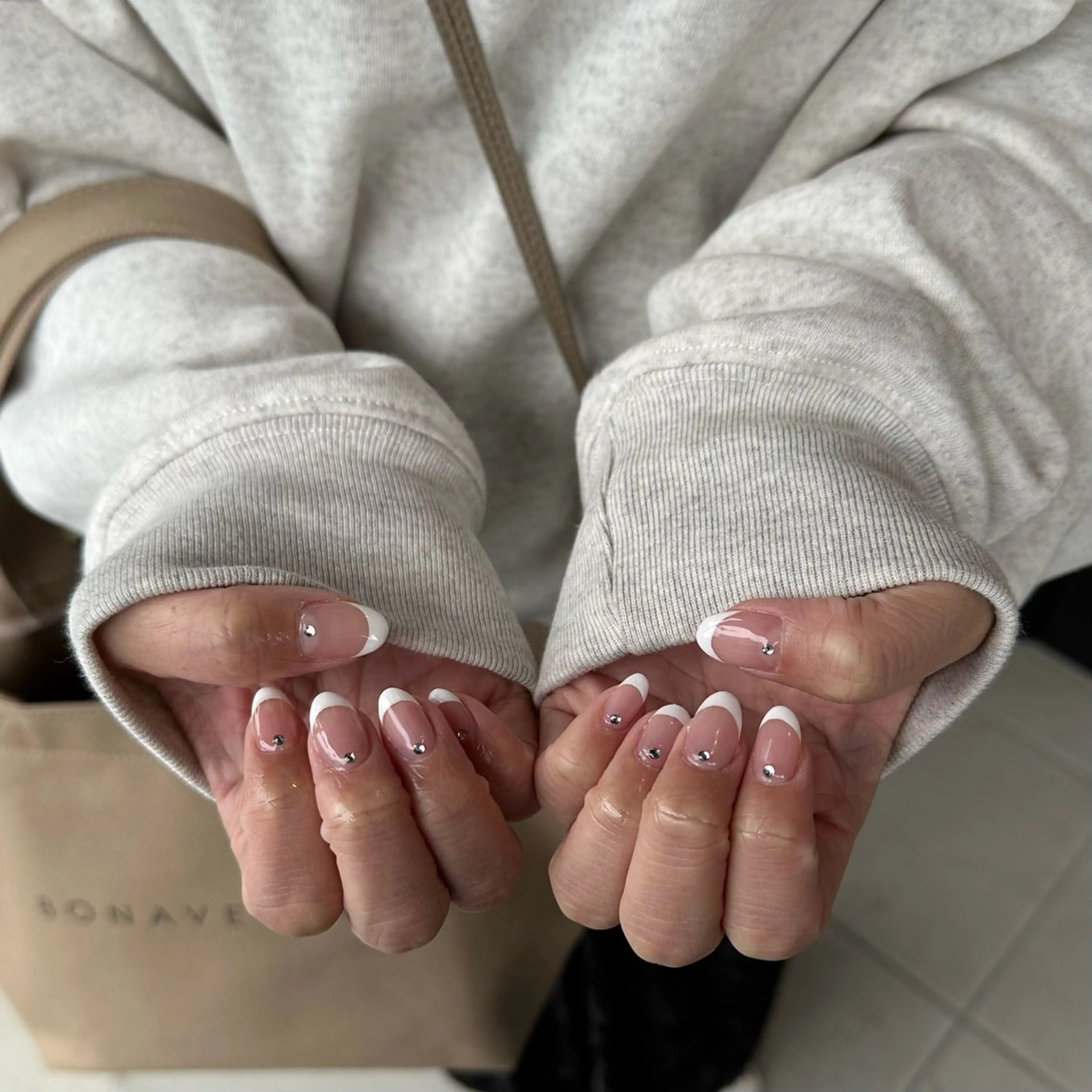 ネイル フレンチネイル ハンドネイル addition スタッフ　Maikoのネイルデザイン