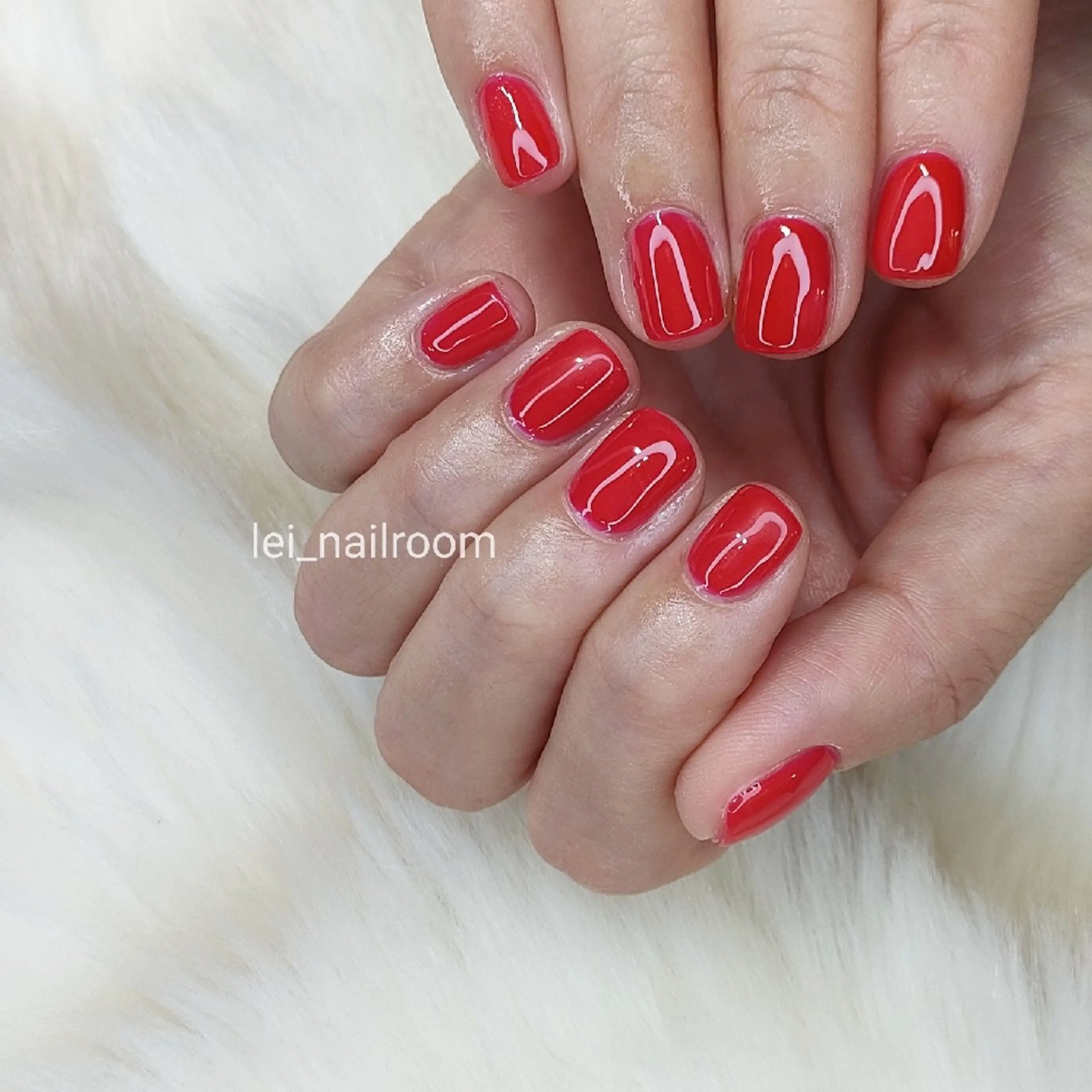 ネイル ピンク 赤色 ショートネイル ハンドネイル 喜多村 ゆき子のネイルデザイン