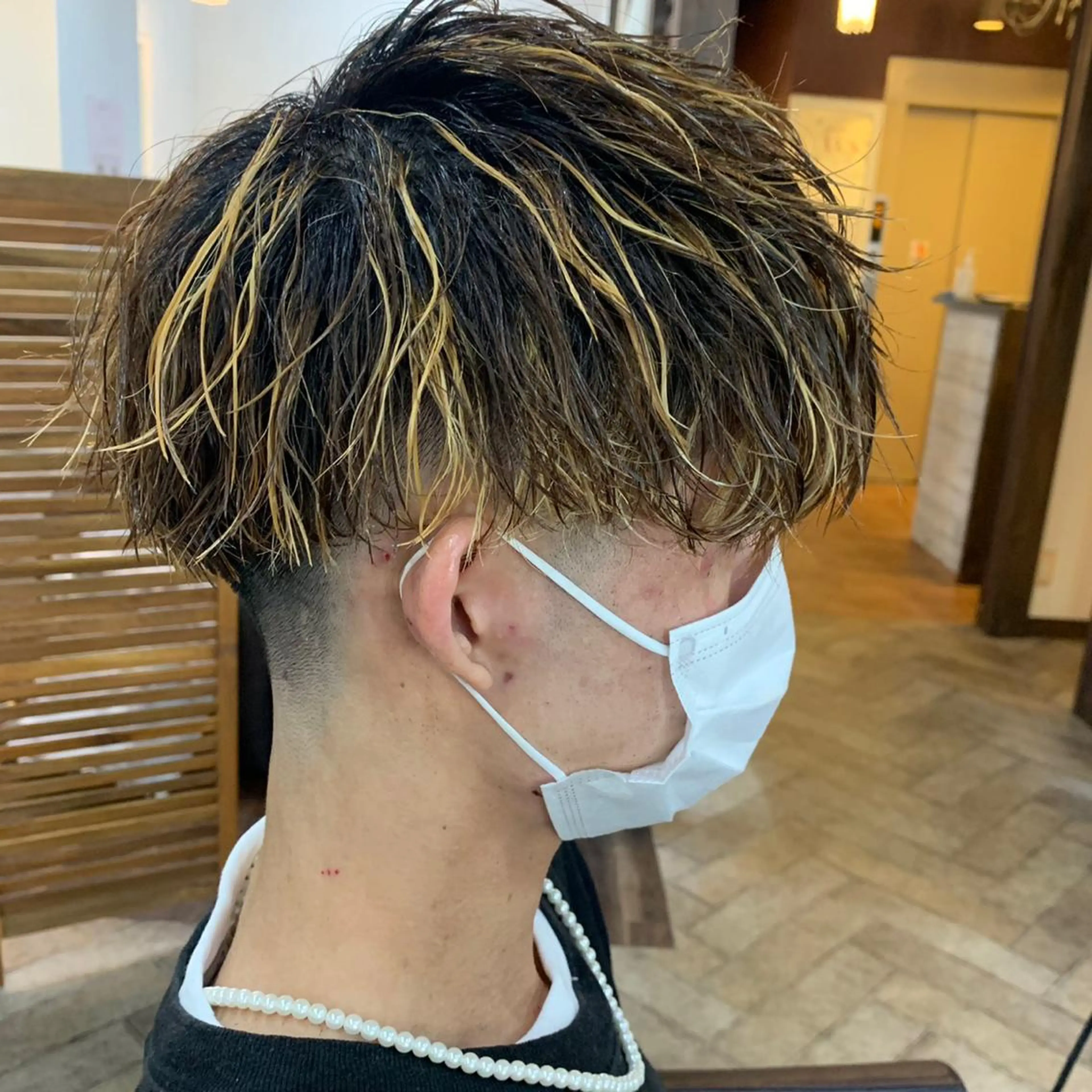 ショート カラー メンズ メンズハイライト メンズパーマ ハイライトカラー ハイライト 女性指名人気no.1 尾崎のヘアスタイル