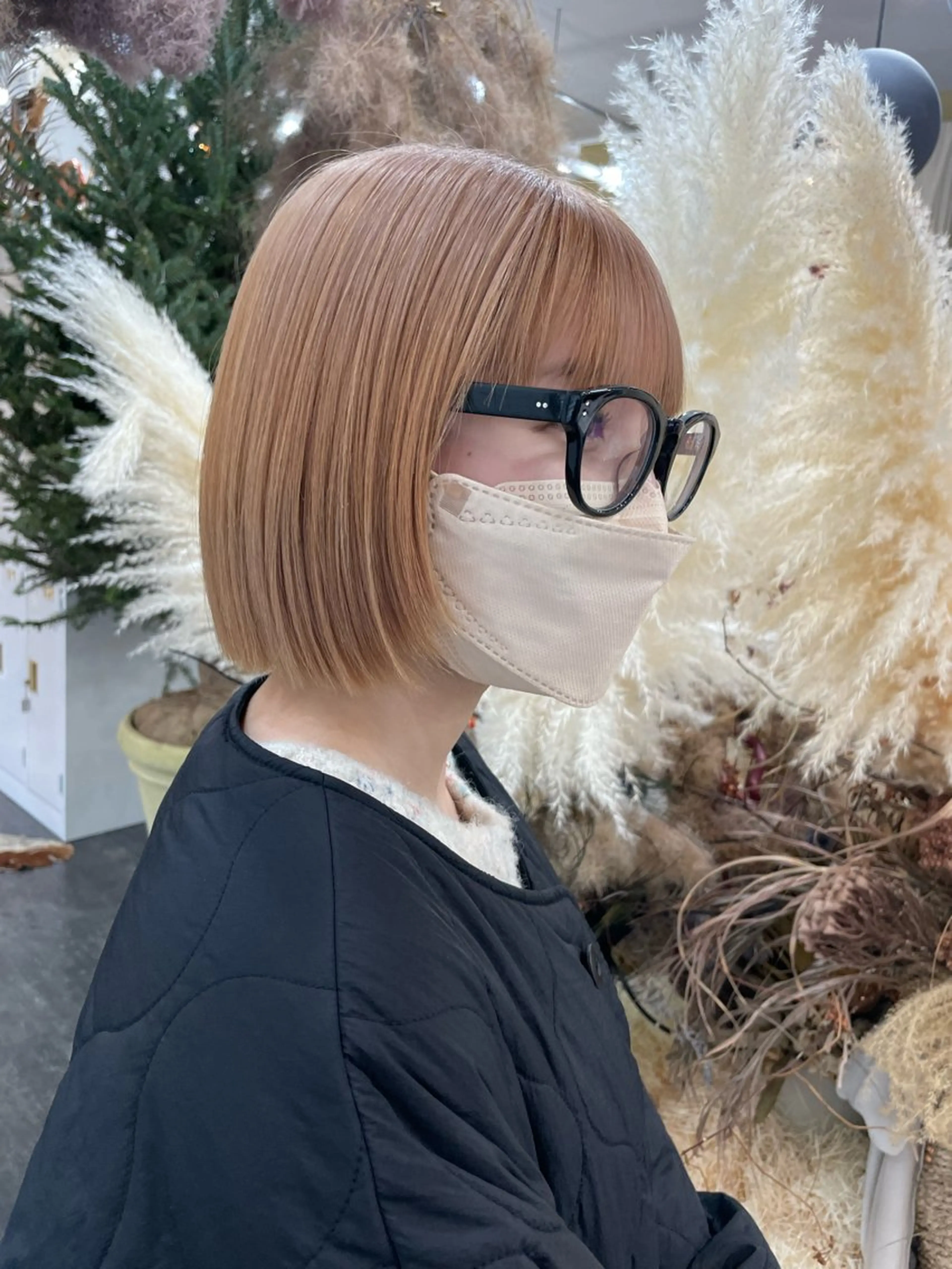 ショート カラー JIEN MIUのヘアスタイル