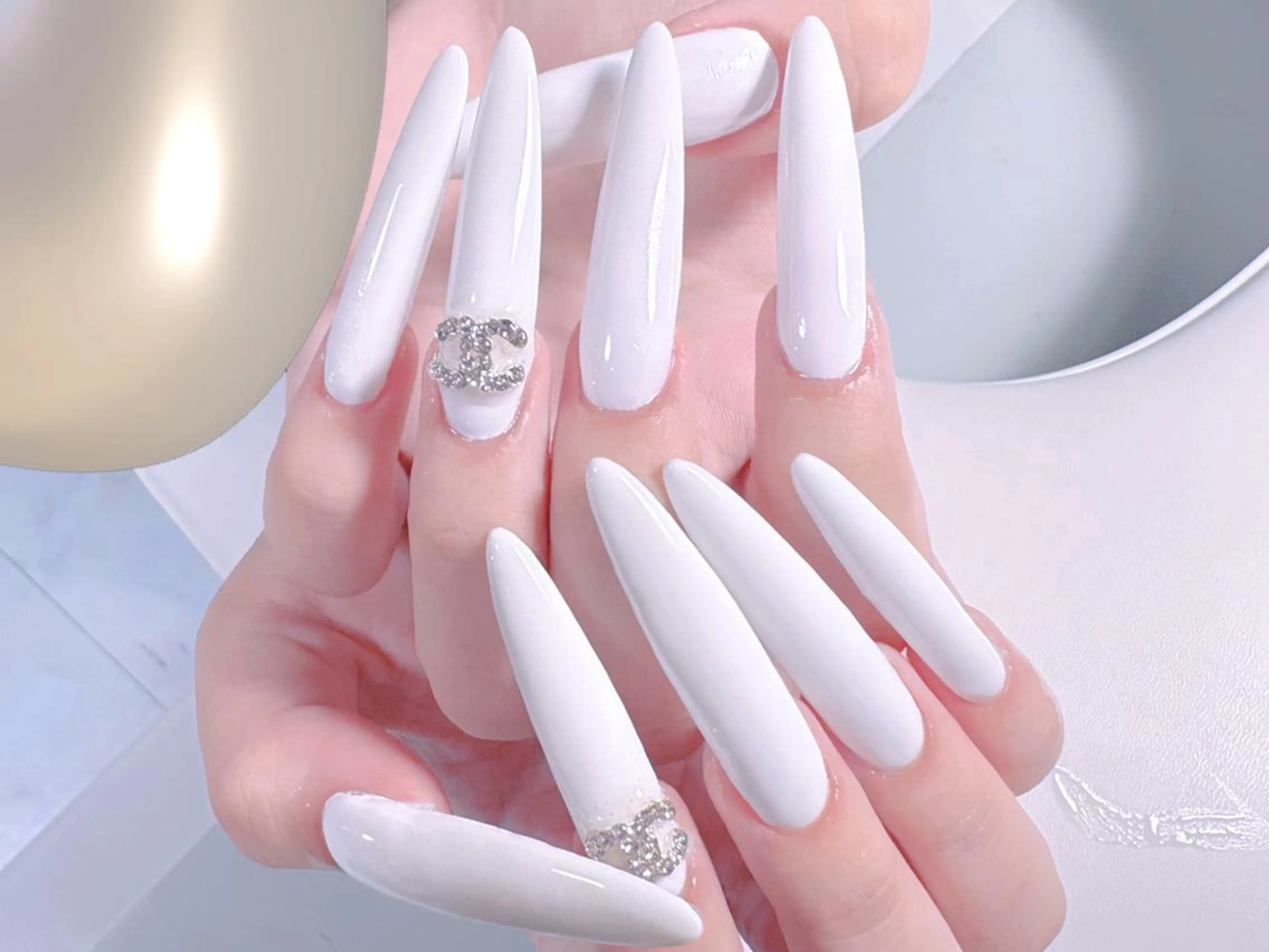 ネイル ハンドネイル ✨Nora💫 ワンホンネイルのネイルデザイン