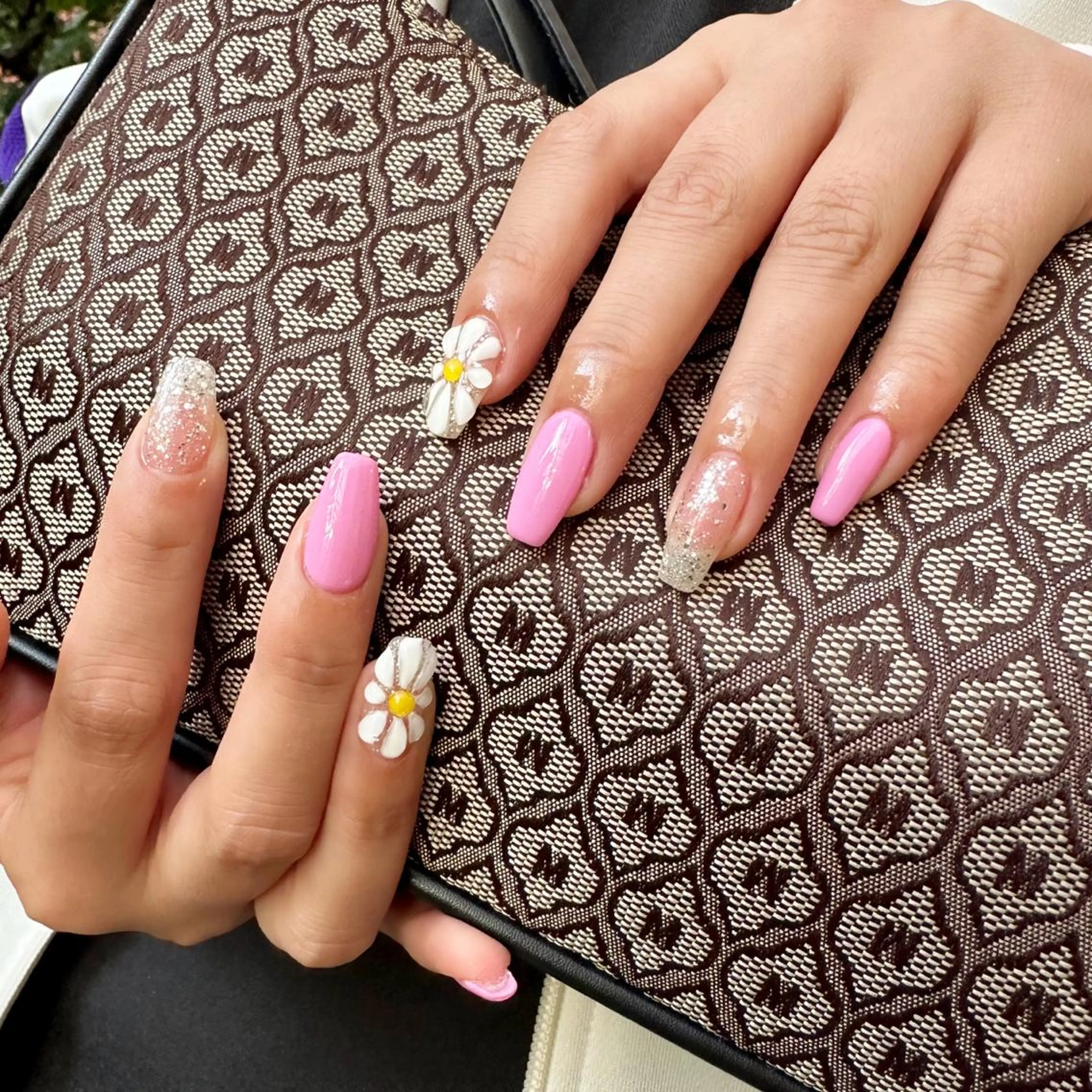 ネイル スクエアネイル BINEL REINAのネイルデザイン