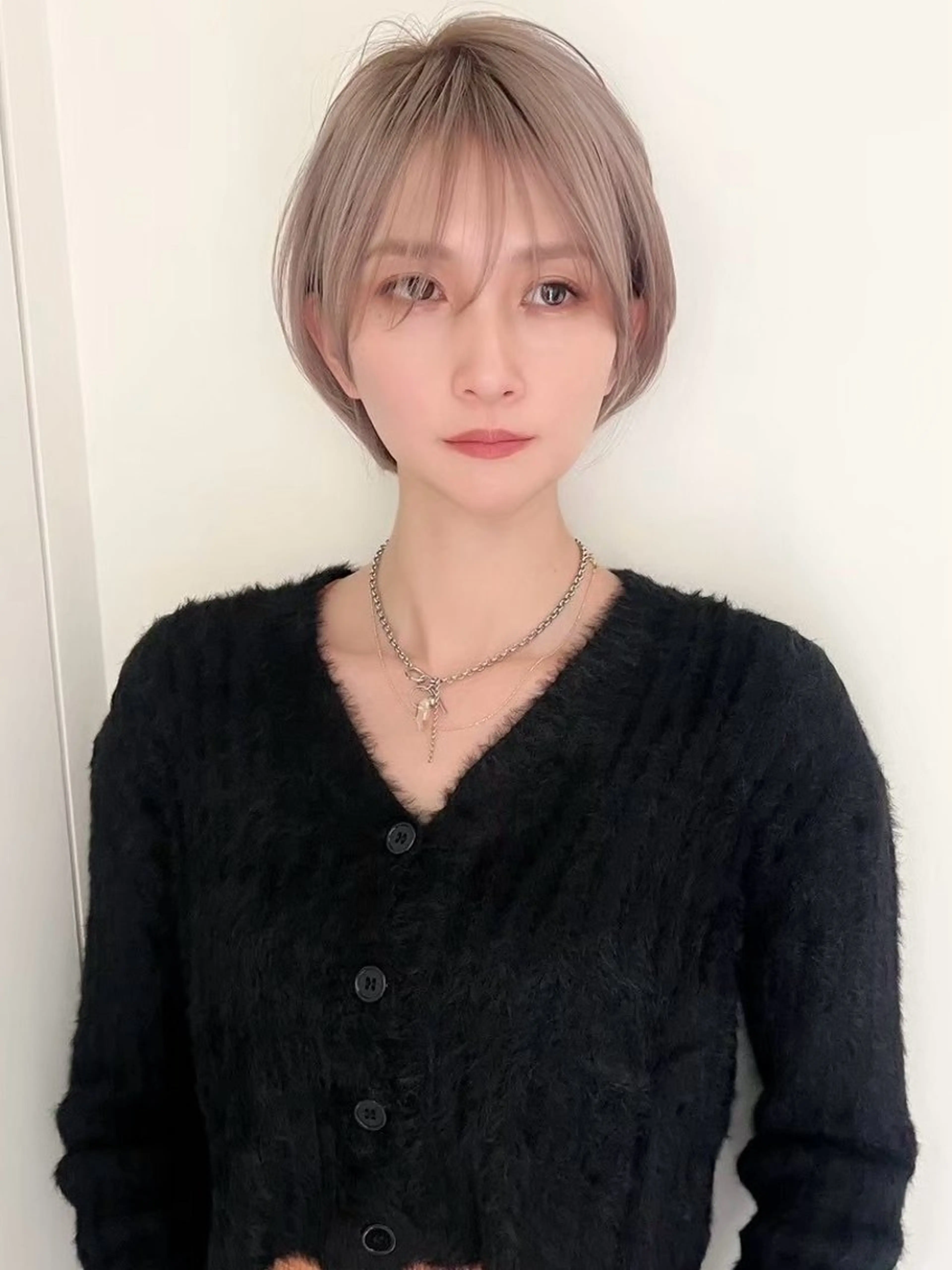 ショート カラー 小顔ボブ jilblanカホのヘアスタイル